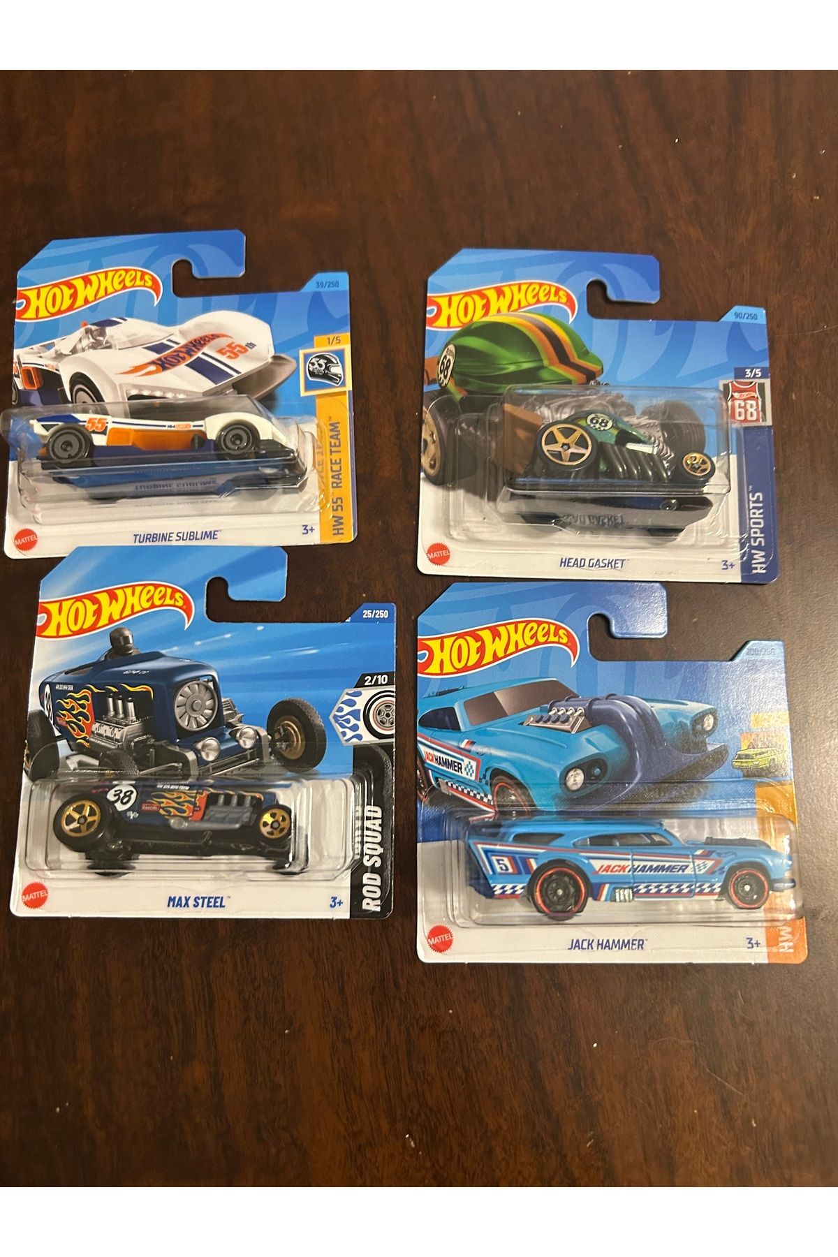 Hotwhells Hotwheels karışık tekli araba 4lü