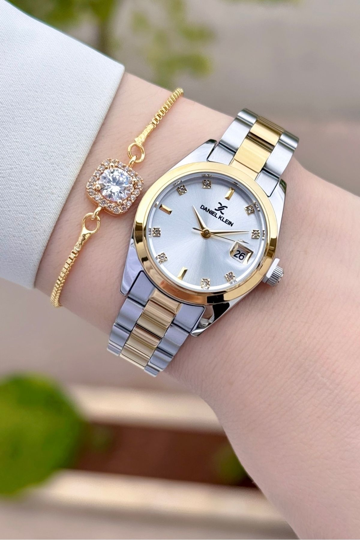 Daniel Klein Altın Metalik Renk 2 Yıl Garantili 28 Mm Kadın Kol Saati Ve Bileklik