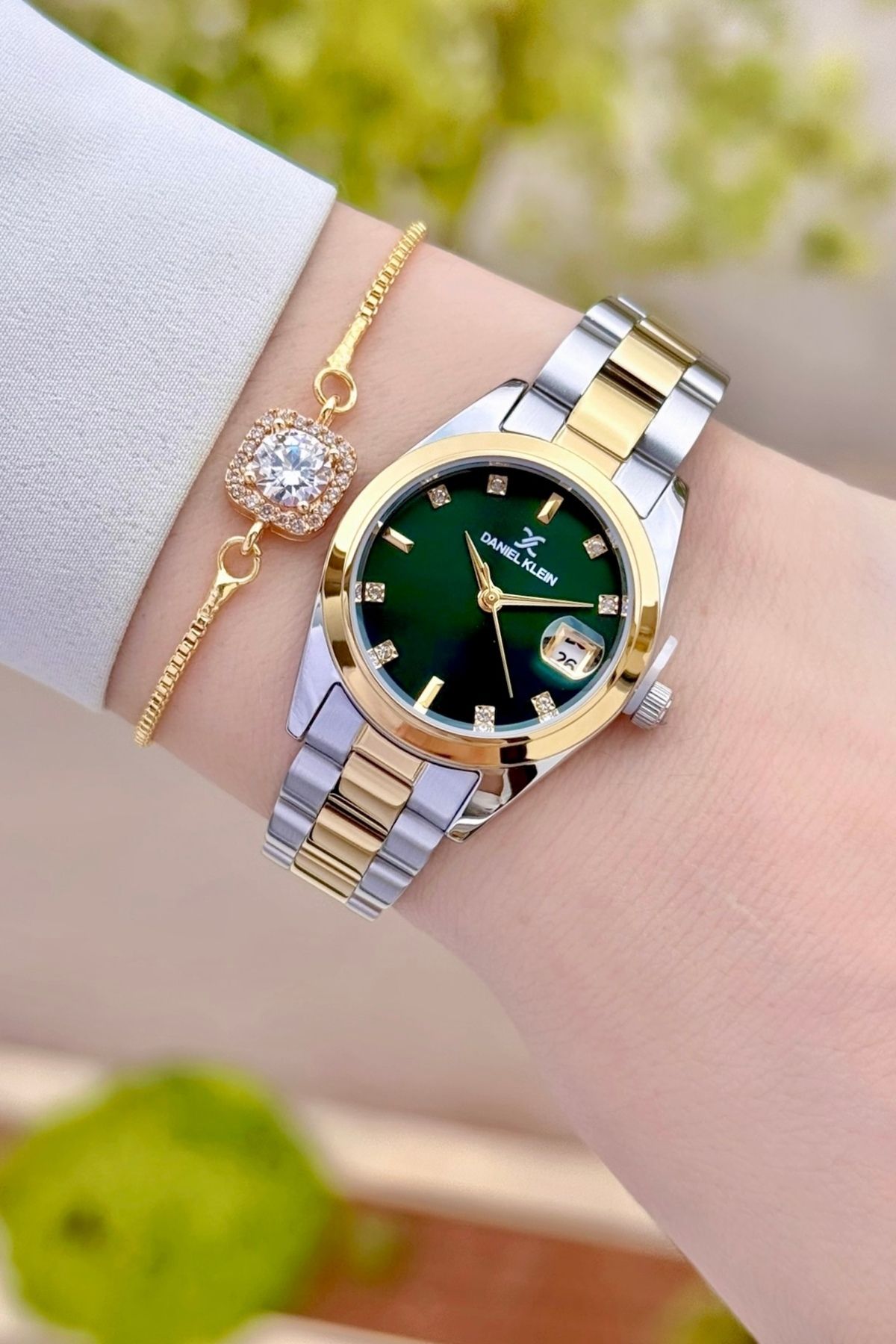 Daniel Klein Kadranı Yeşil Kordonu Altın Metalik Renk 2 Yıl Garantili 28 Mm Kadın Kol Saati Ve Bileklik