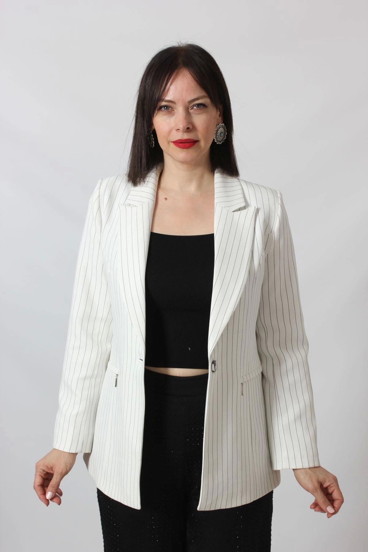 Moda Berray 1906 Beyaz Çizgili Fermuarlı Cep Aksesuarlı Kadın Büyük Beden Blazer Ceket