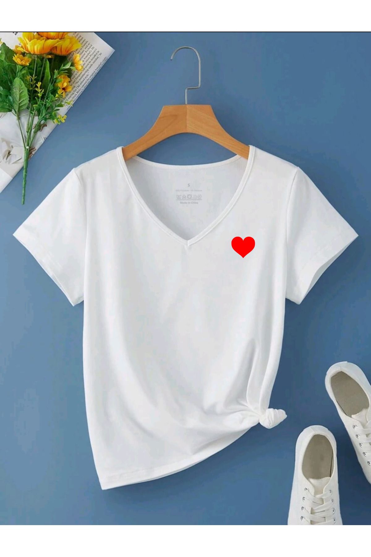 FAVORİST V Yaka MİNİK KALP Baskılı Yazlık Kadın T-SHİRT