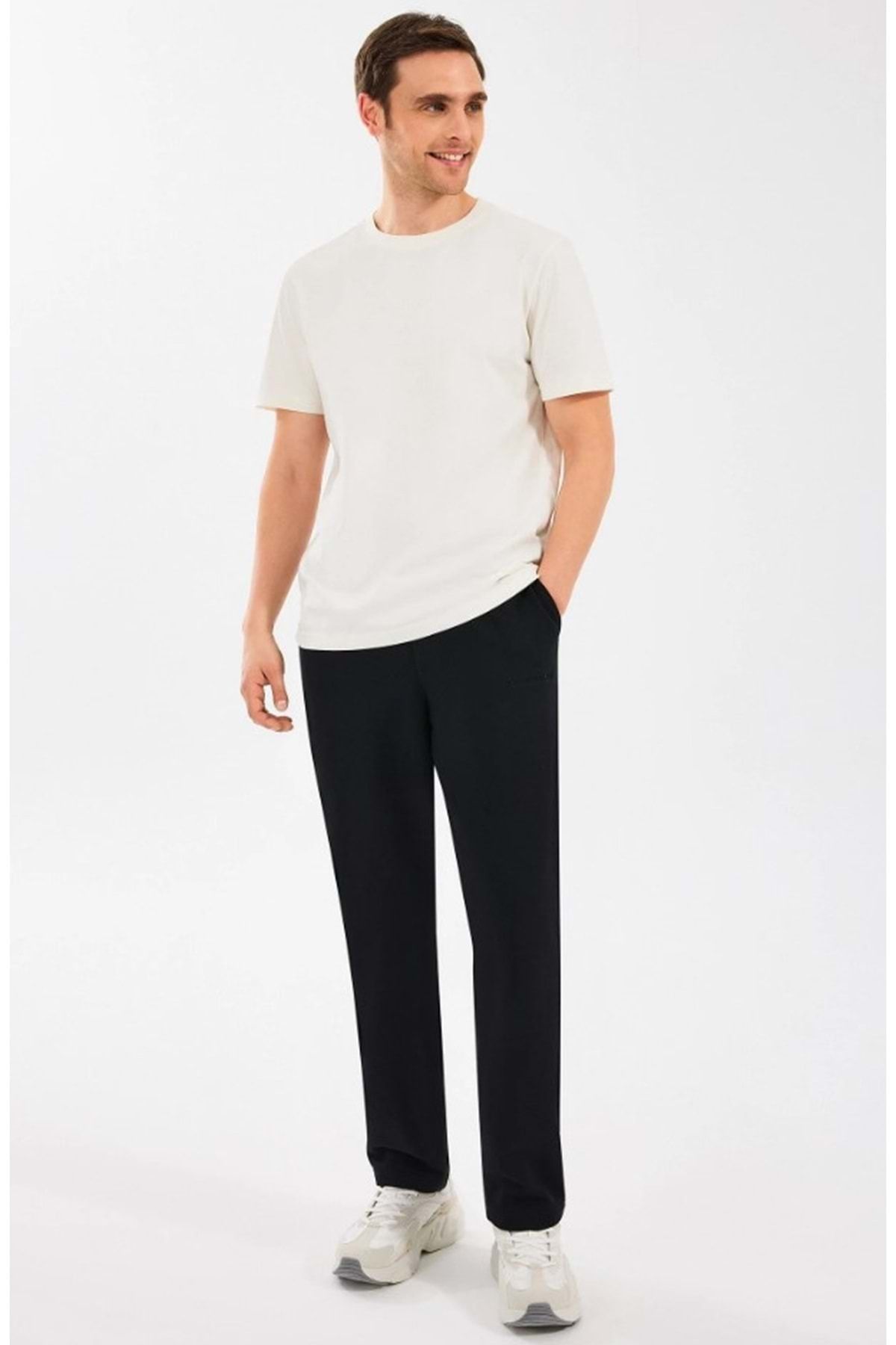 SKECHERS S242115 M Essential Regular Sweatpant Erkek Eşofman Altı SİYAH