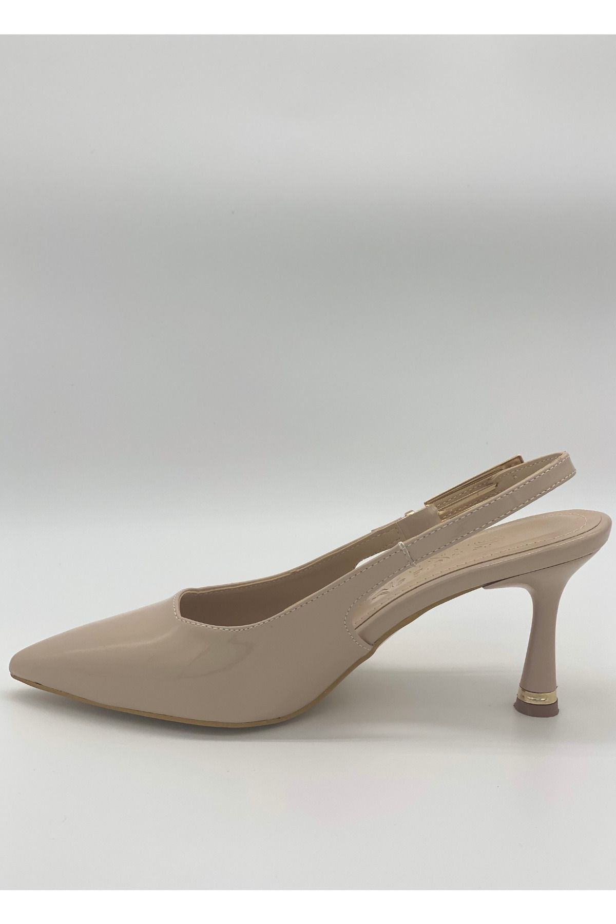 palatti shoes Kadın Rugan Topuklu Ayakkabı Sivri Burun Arkası Açık Toka Detaylı Stiletto
