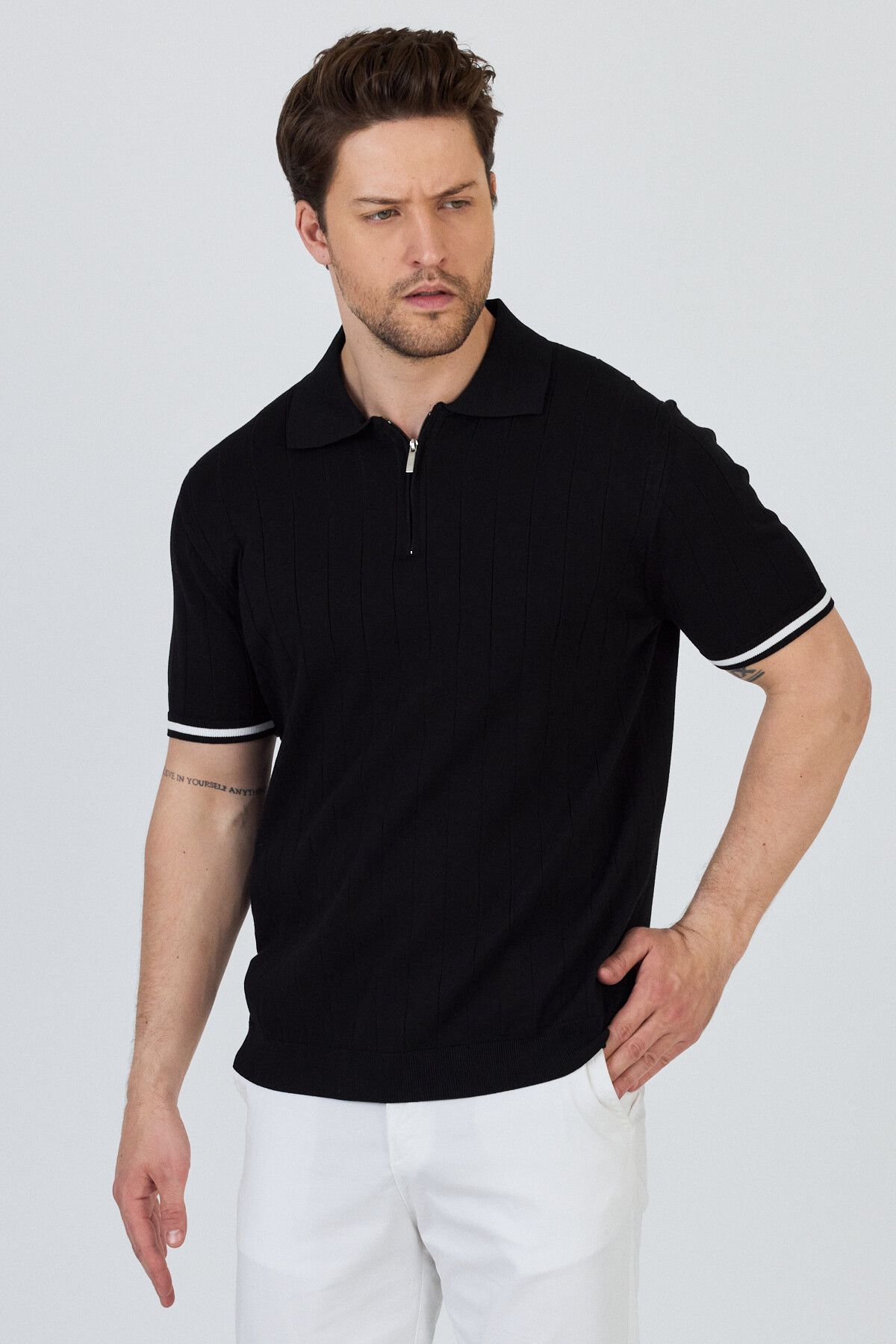 Frappoli Toledo Erkek Siyah-Beyaz Pamuk Karışımlı Kendinden Çizgili Slim Fit Polo Yaka Triko T-Shirt