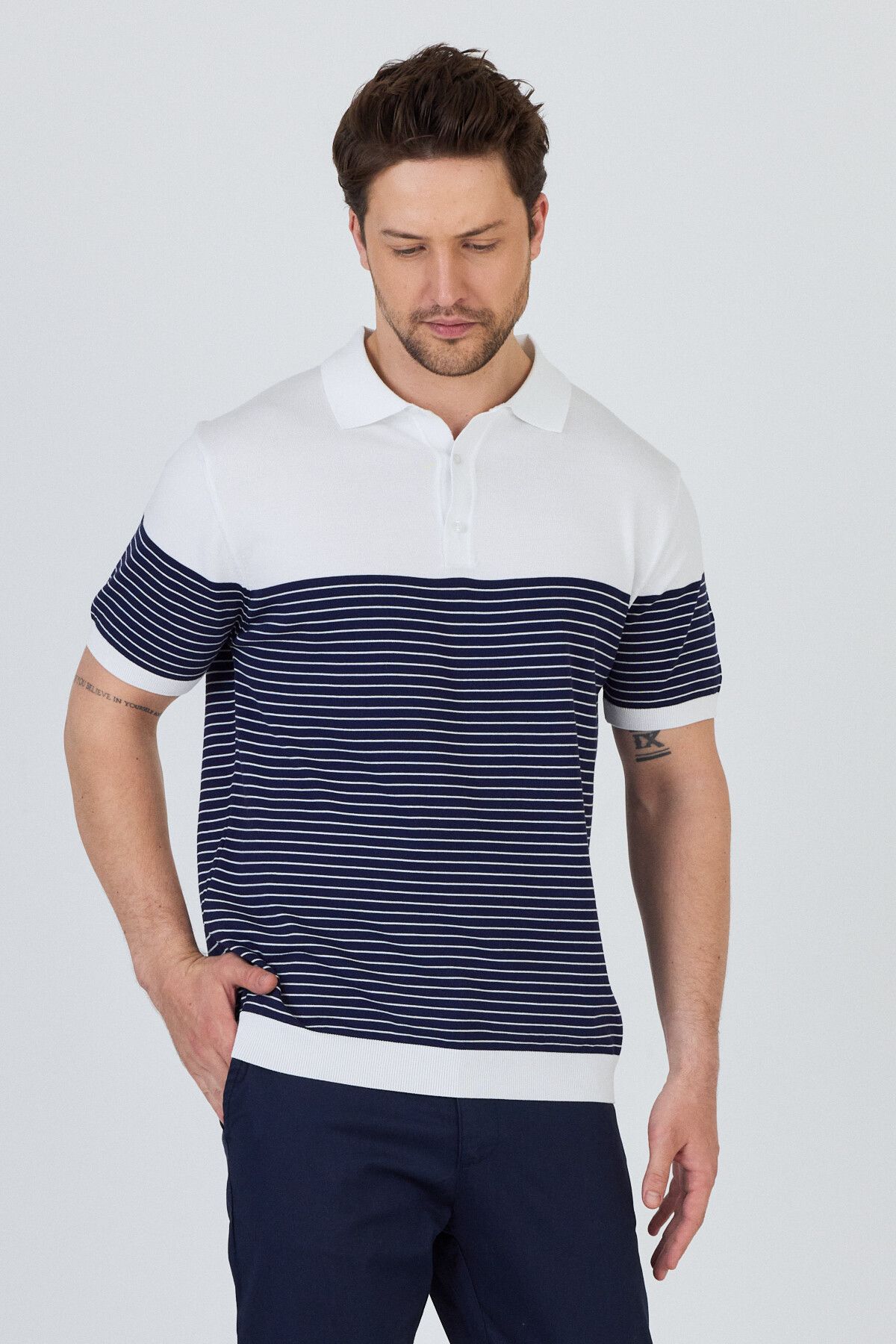 Frappoli JAEN Erkek Beyaz-Lacivert Pamuk Karışımlı Kendinden Çizgili Slim Fit Polo Yaka Triko T-Shirt