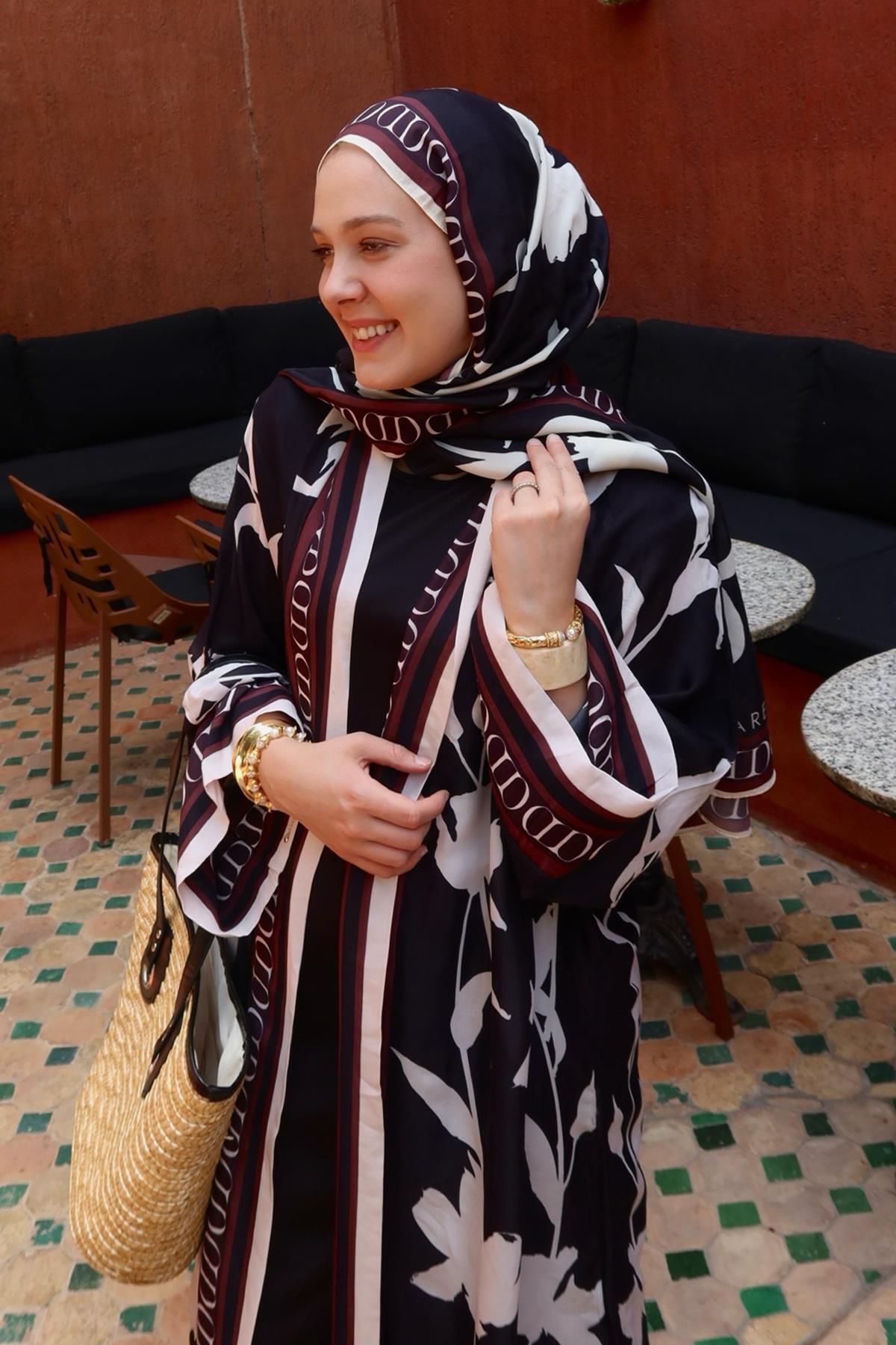 carell Rana Cesur'un Tercihi Azelia Siyah Monogram Floş Şal