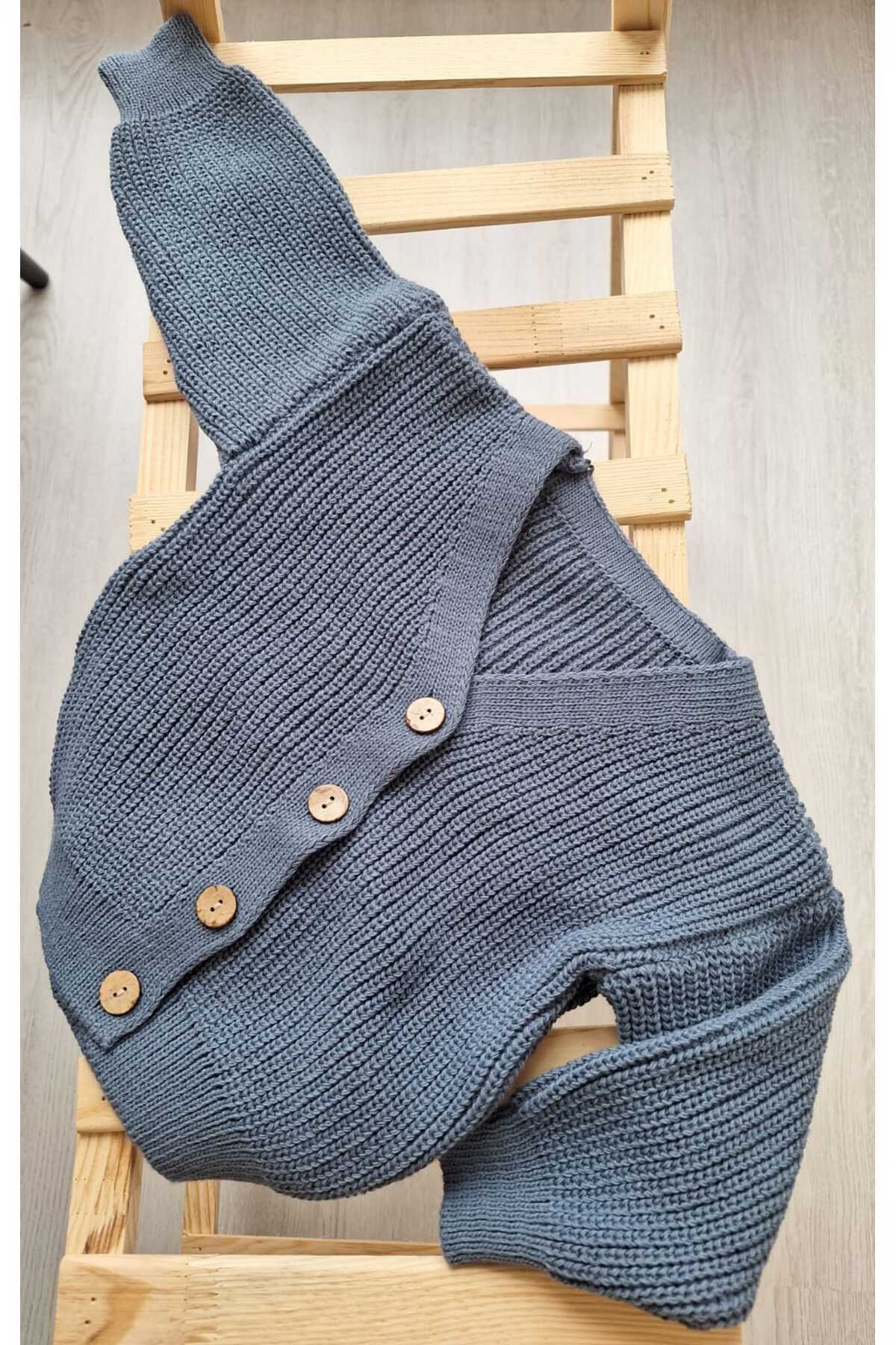 Nimini Kids Ahşap Düğme Detaylı Unisex Triko Oversize Çocuk Hırkası fotoğrafı 3 (önizleme)