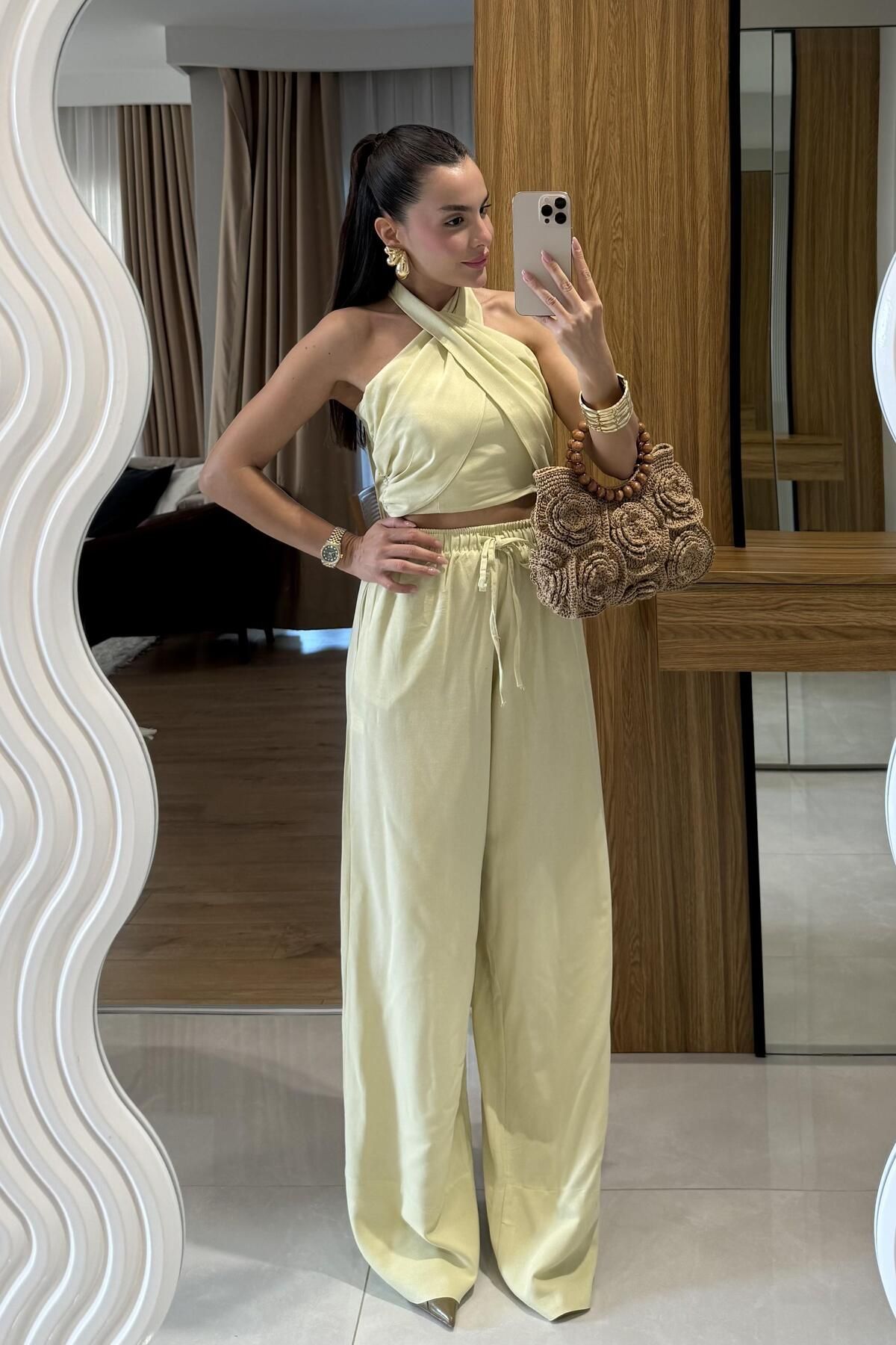 Gizem Ecemiş Ophira Sarı Boyundan Bağlamalı Keten Takım