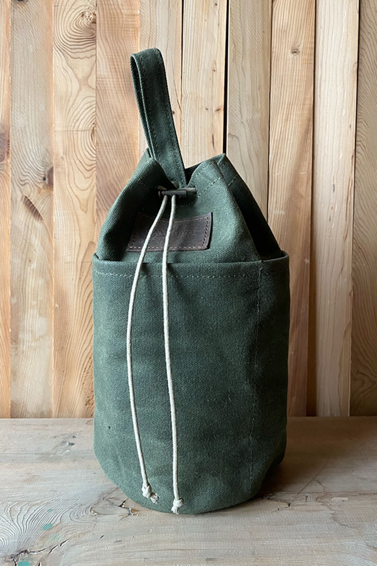Tantobushcraft Tanto Bushcraft Yuvarlak Tabanlı Ekipman Çantası – Mumlu Kanvas, Su Geçirmez, 5.5 Litre, Haki
