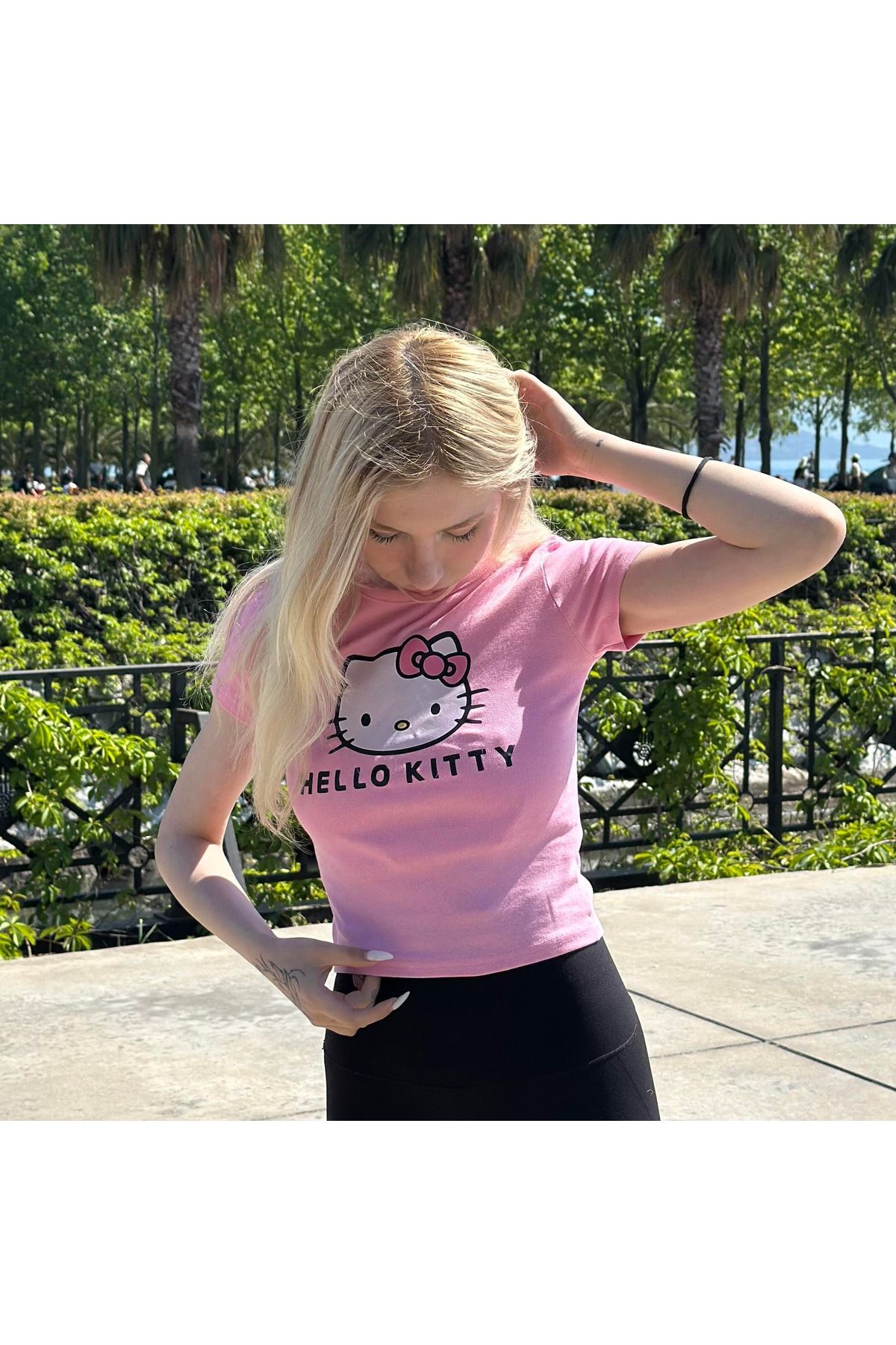 Gofeel Pink Hello Kitty Crop Top