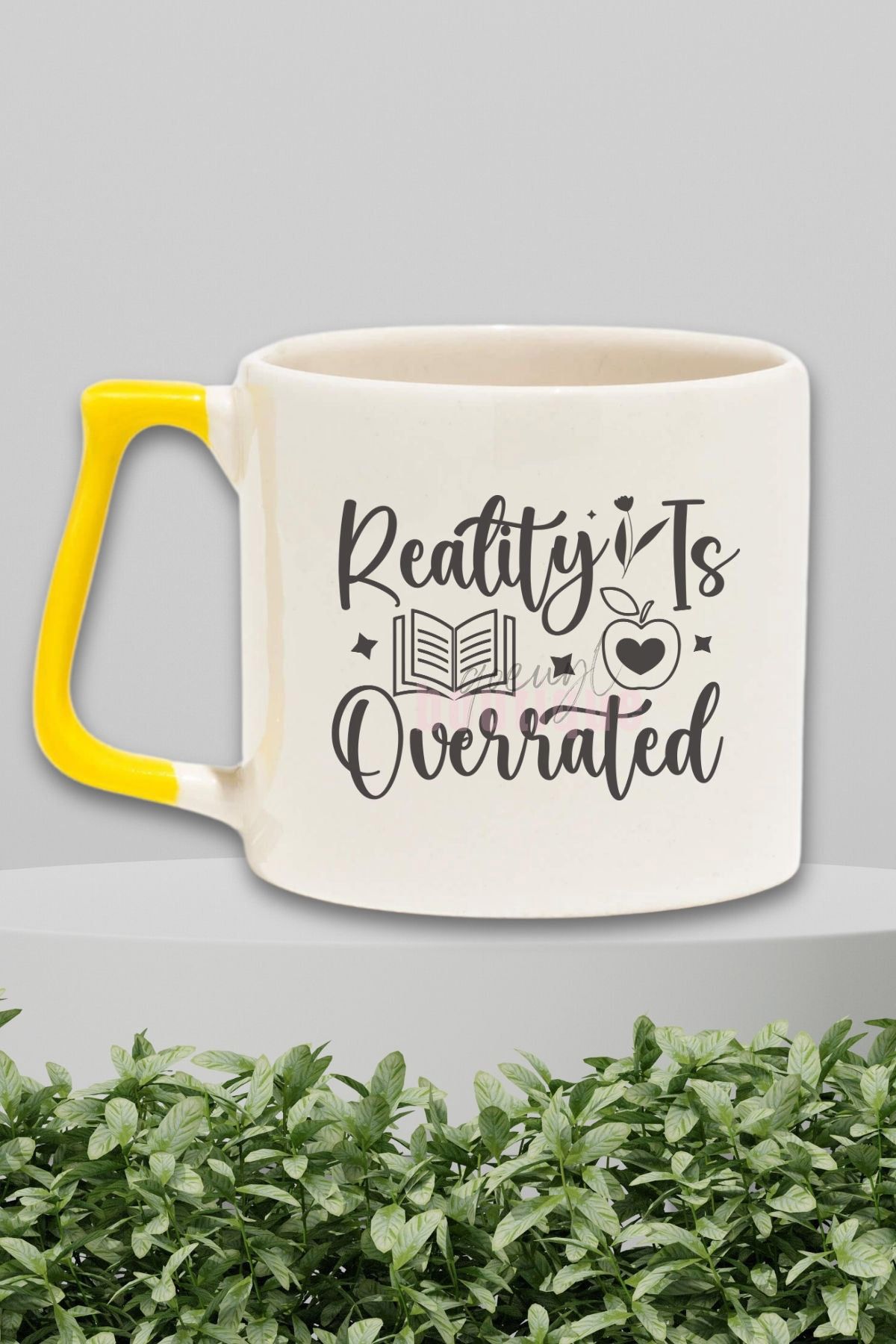 qoeuyl boutique Reality Is Overrated Yazılı Kitap Kaçışı Fantastik Hediyelik Sarı Kulplu Kupa Bardak