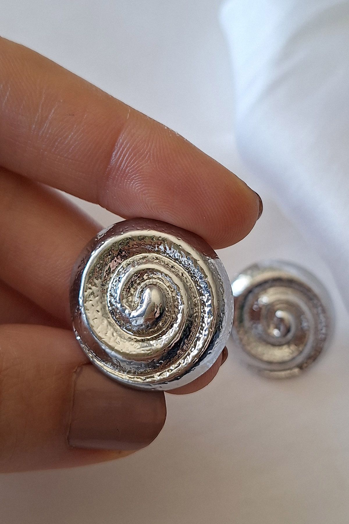 LEIVA Altın Renk Spiral Formlu Küpe – 316L Paslanmaz Çelik – Kararma Yapmaz - Hediyeye Hazır
