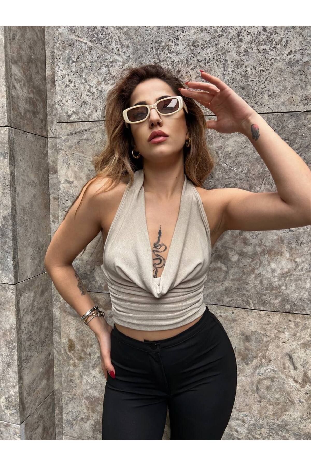 Moda1001 Mistix Sırtı Zincir Detaylı Bluz - Bej-Bej - M