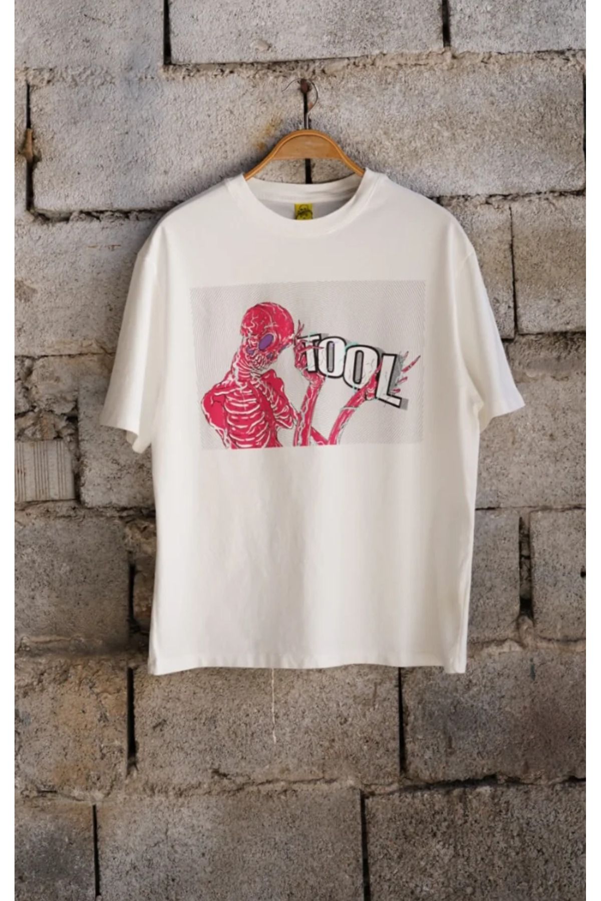 Overdrive TOOL "Los Angeles Anatomy" Unisex Off White Kısa Kol Tişört