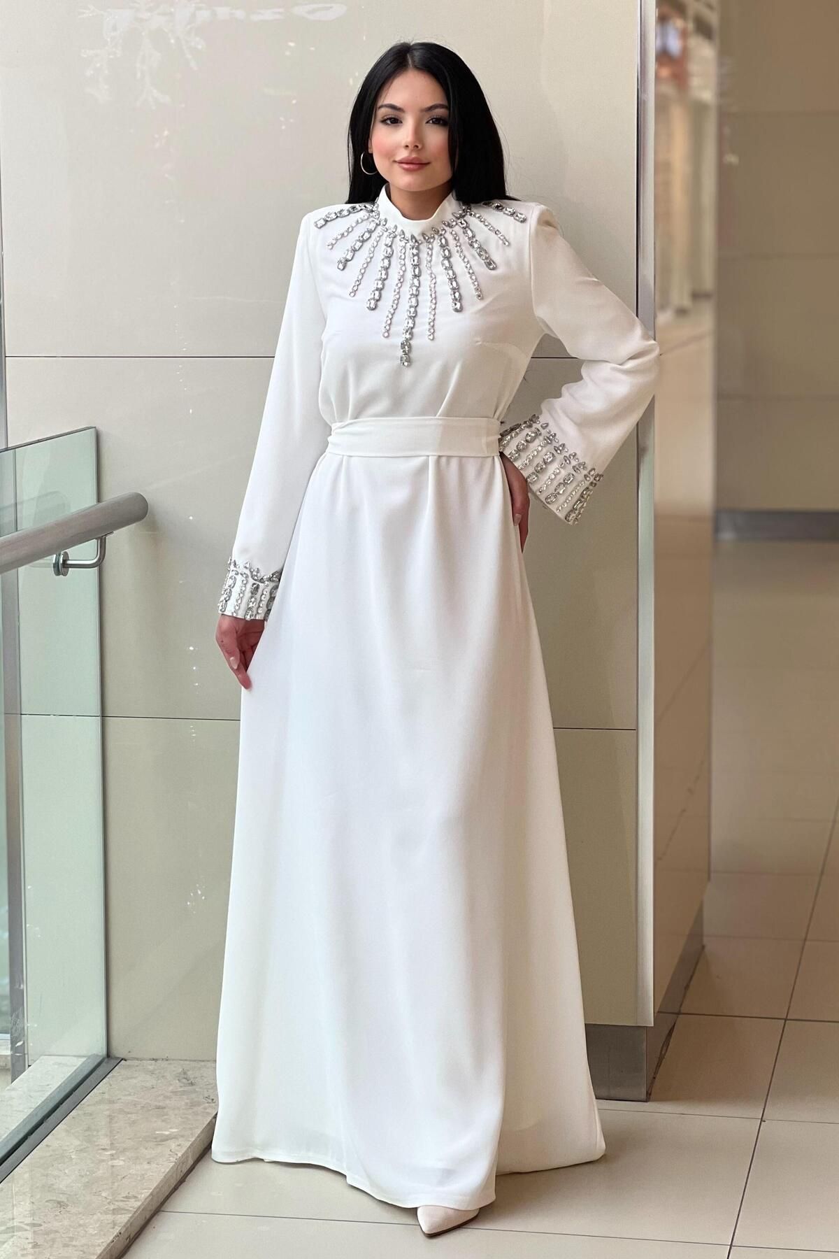 White Corner Yakası Ve Kol Uçları Su Yolu Taşlı Abiye