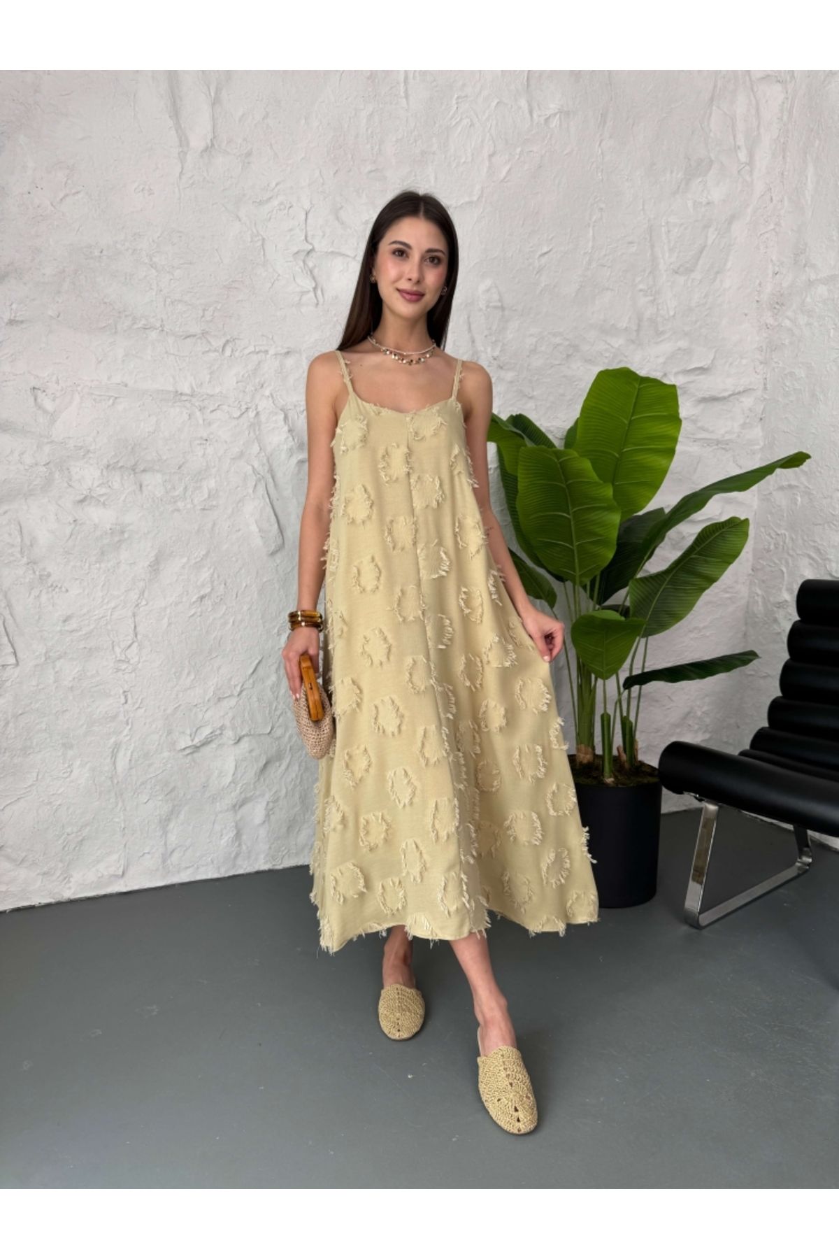 Elif Özbey Butik Yağ Yeşili Püskül Detaylı Askılı Elbise