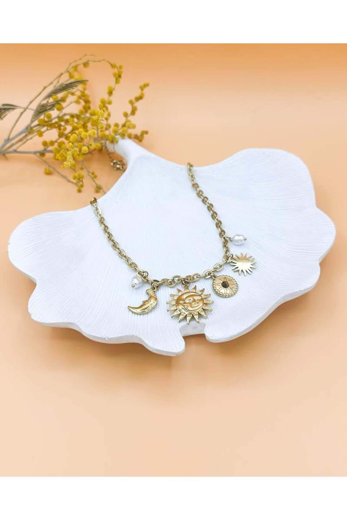 Nevoka Ay ve Güneş Charm Zincir Gold Kolye