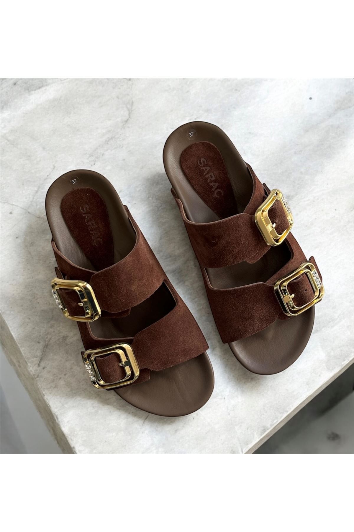 Saracshoes Gerçek Deri Süet Kahverengi Tokalı Kadın Terlik Custo