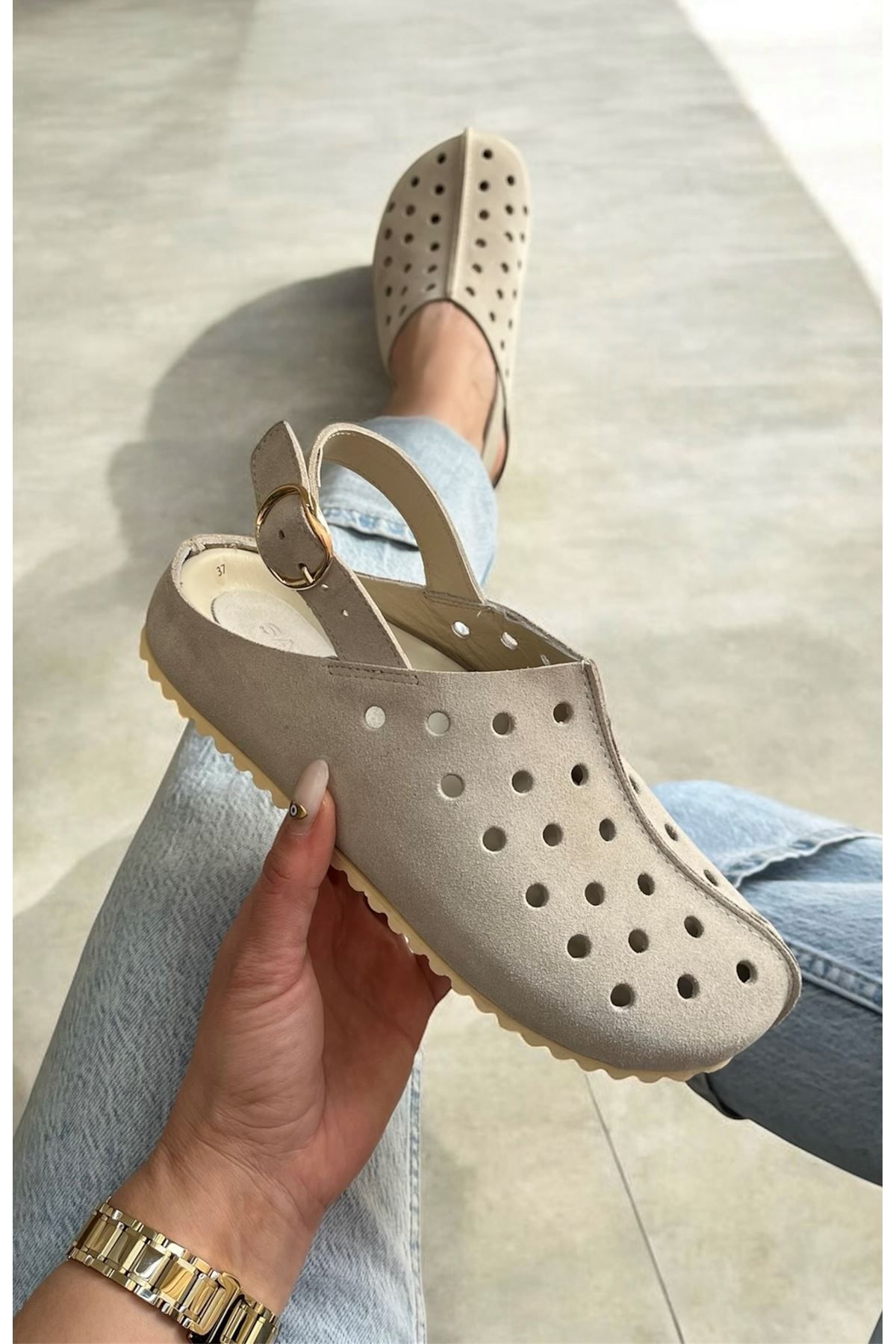 Saracshoes Gerçek Deri Bej Süet Kadın Sandalet Hollow