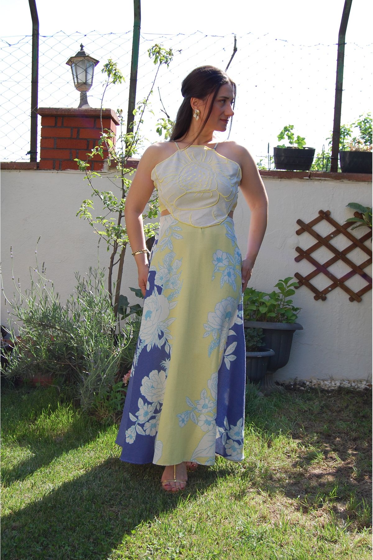 FLZTAS BOUTIQUE SARI SIRT DEKOLTELİ ELBİSE