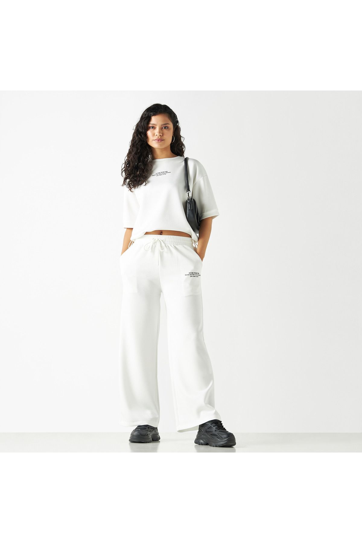 FAV-Typography Print Joggers with Drawstring Closure and Pockets 2