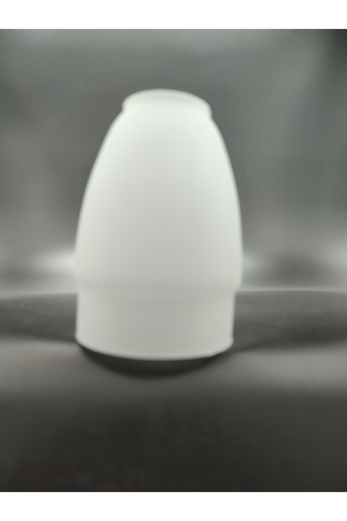 KUĞULU KÜÇÜK AVİZE CAMI.BEYAZ RENKTE.Mum ampule göre.(E.14)(Duy yuvası:3.00cm-h:11.00cm)