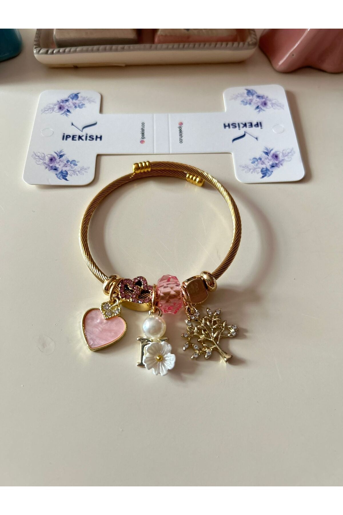 Cheecky Chic İpekish Gold Charm Bileklik - Zirkon Taşlı Kalp, İnci Top & Çiçek, Ağaç Figürlü Paslanmaz Çelik
