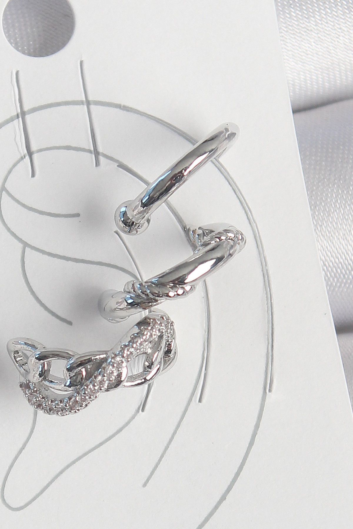 lumossia Pirinç Gümüş Renk Zirkon Taşlı 3'Lü Model Sonsuzluk Zincir Model Kıkırdak Küpe