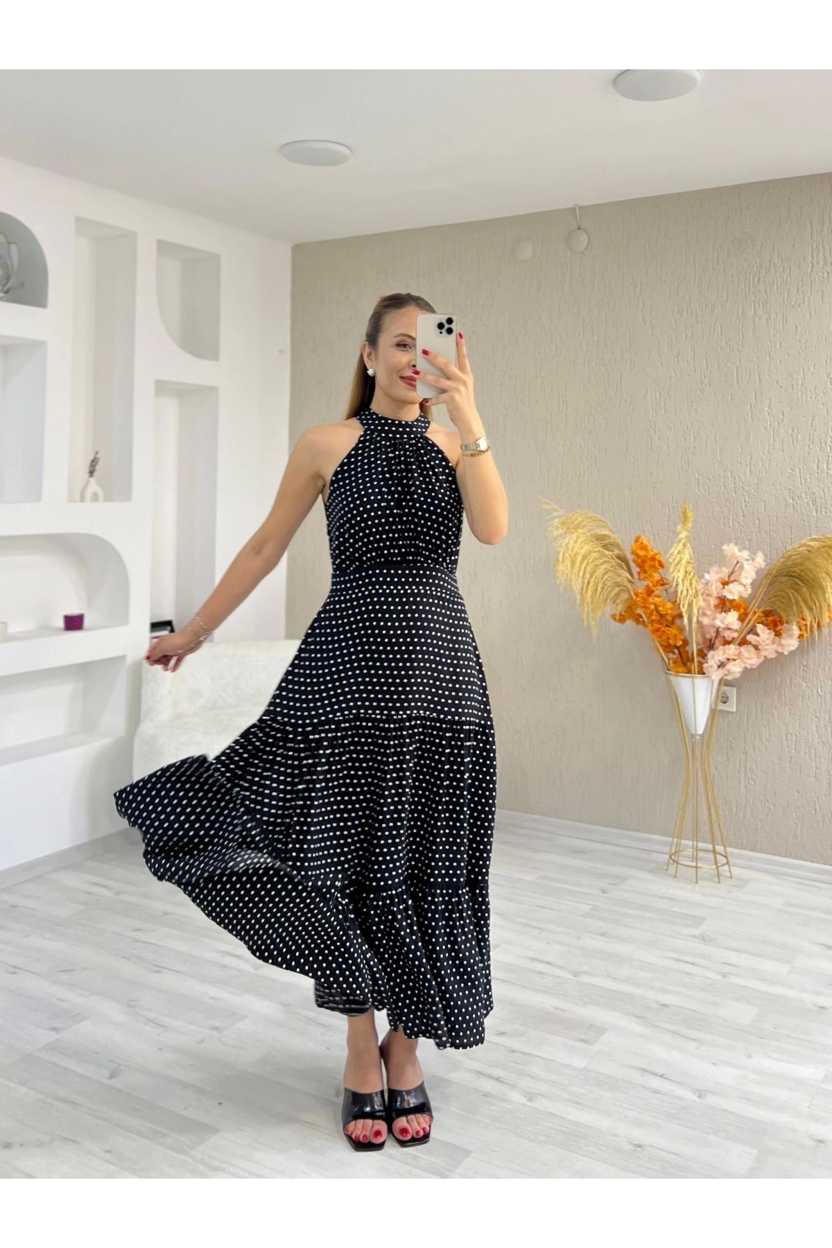 İrka Moda Viskon Kumaş Halter Yaka Puantiyeli Elbise Siyah