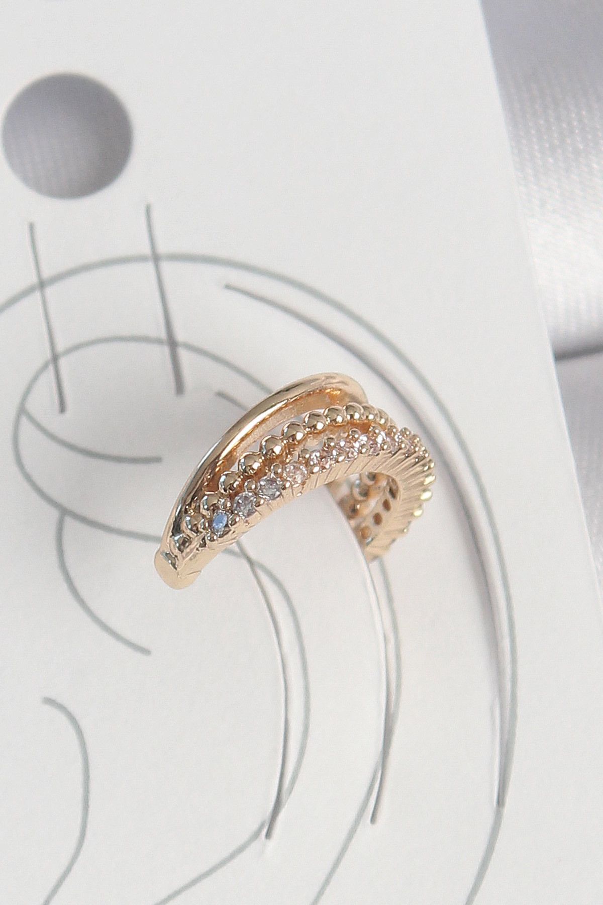 lumossia Pirinç Gold Renk Zirkon Taşlı 3'Lü Sıralı Model Kadın Kıkırdak Küpe
