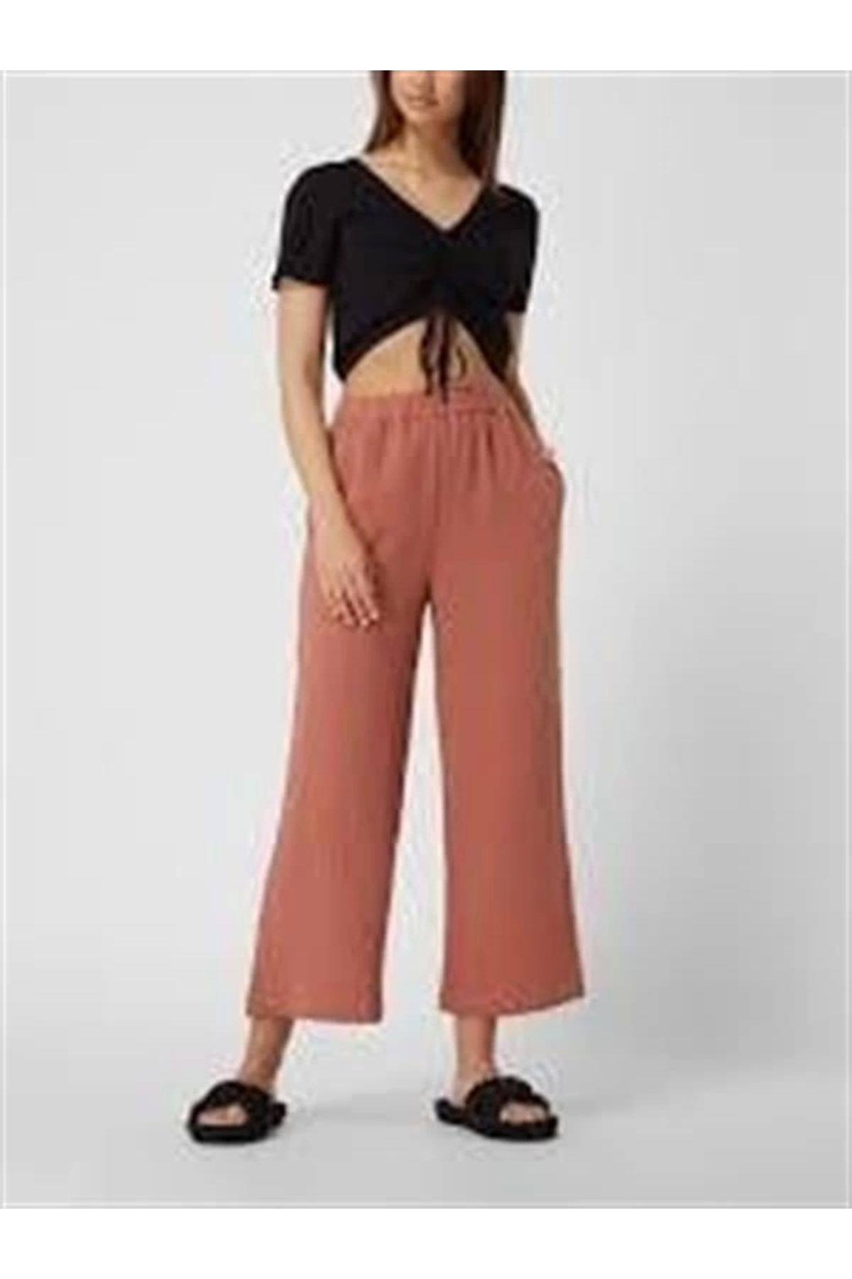 Lale Moda Büzgülü Crop T-Shirt