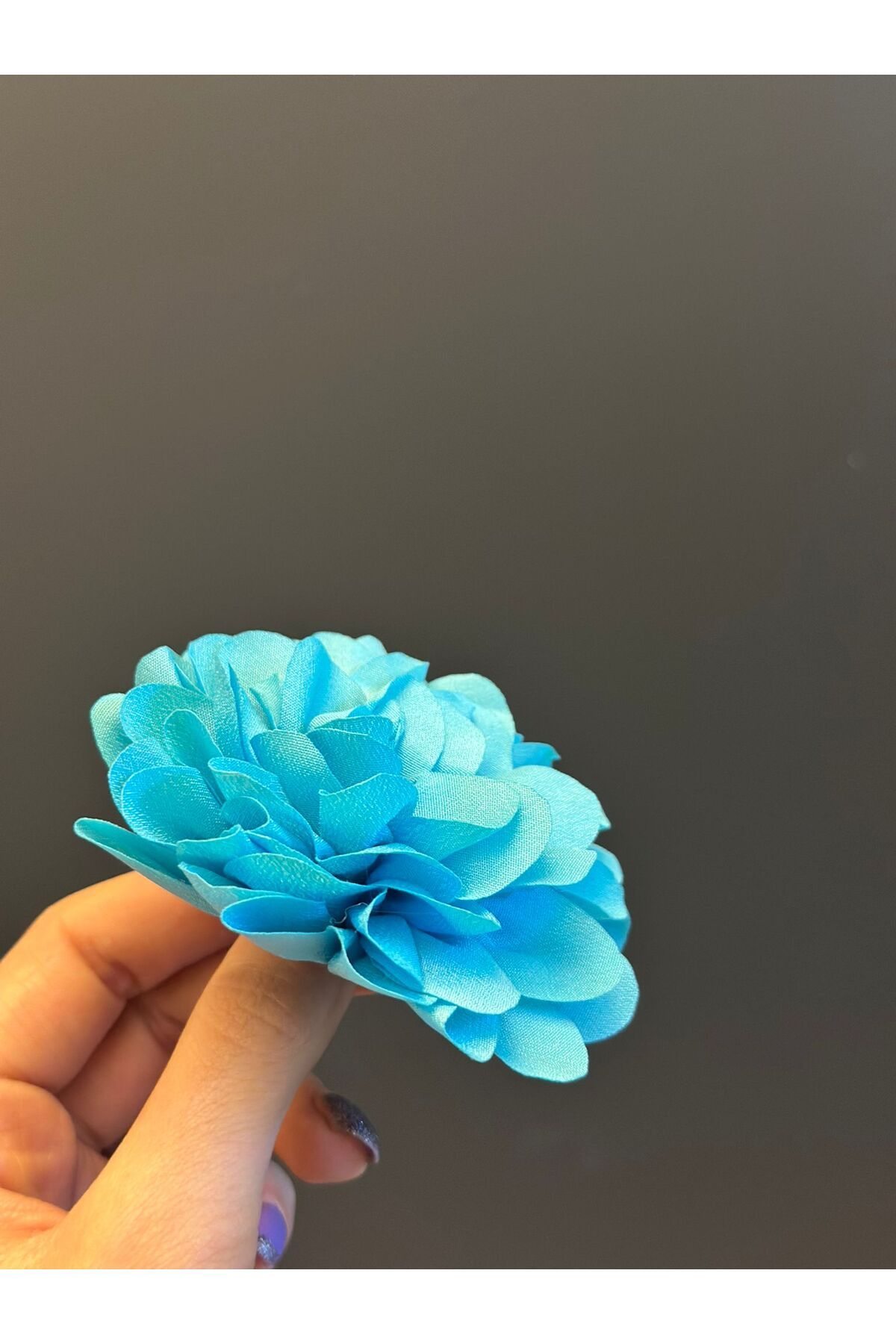 Gönülden Tasarım KABARTMA ÇİÇEK BROŞ YAKA İĞNESİ GİYİM AKSESUARI 10X10 CM MAVİ