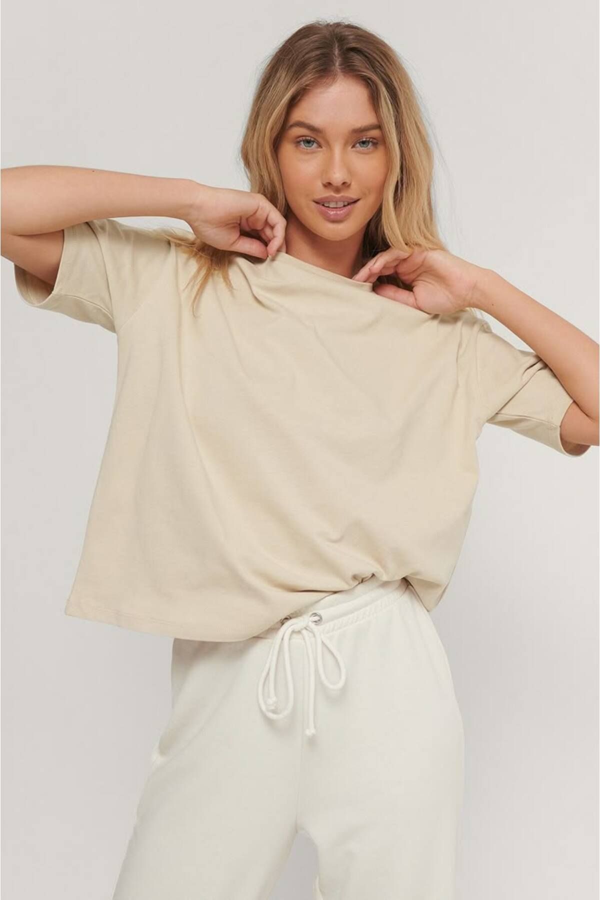 VivaJoy Kadın Krem Oversize Basic Pamuklu Rahat kesim T-shirt