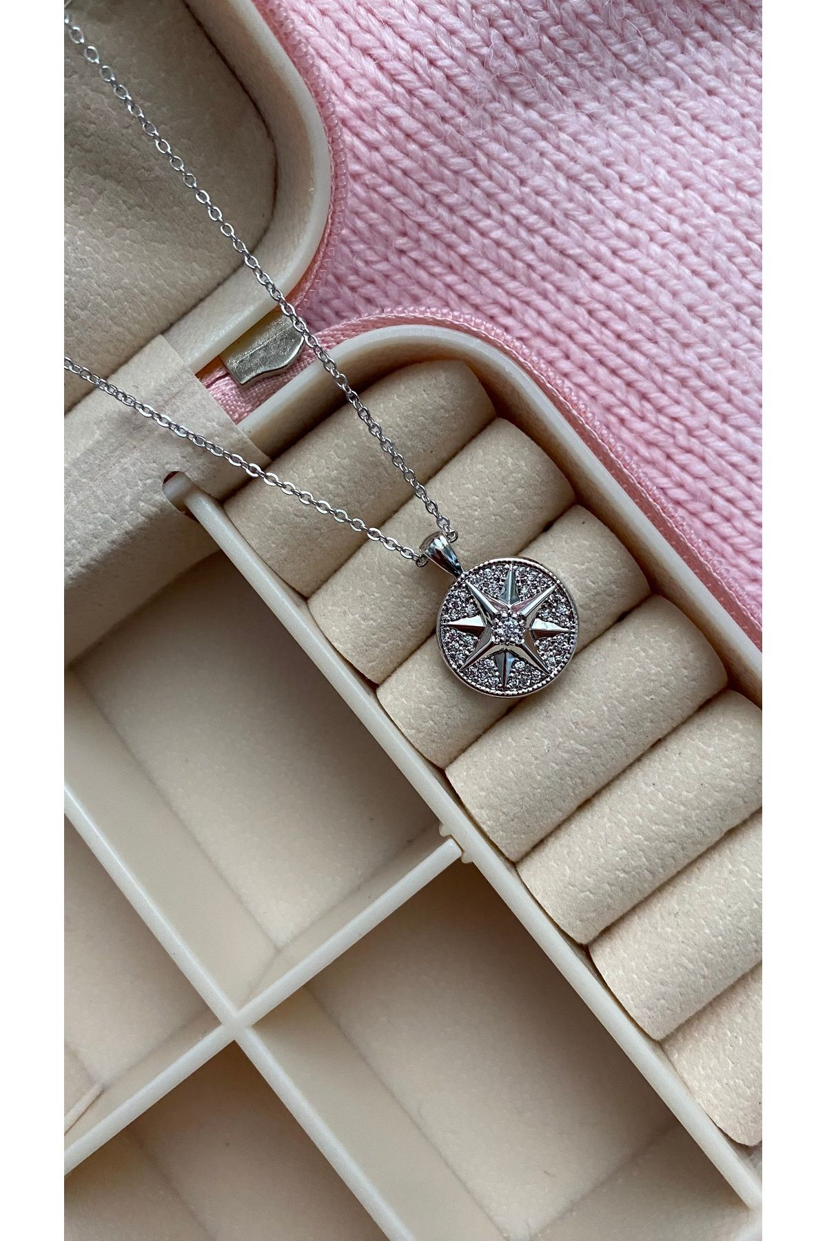 JEWELRY Çelik Kutup Yıldızı Yuvarlak Gümüş Rengi Kolye Taşlı