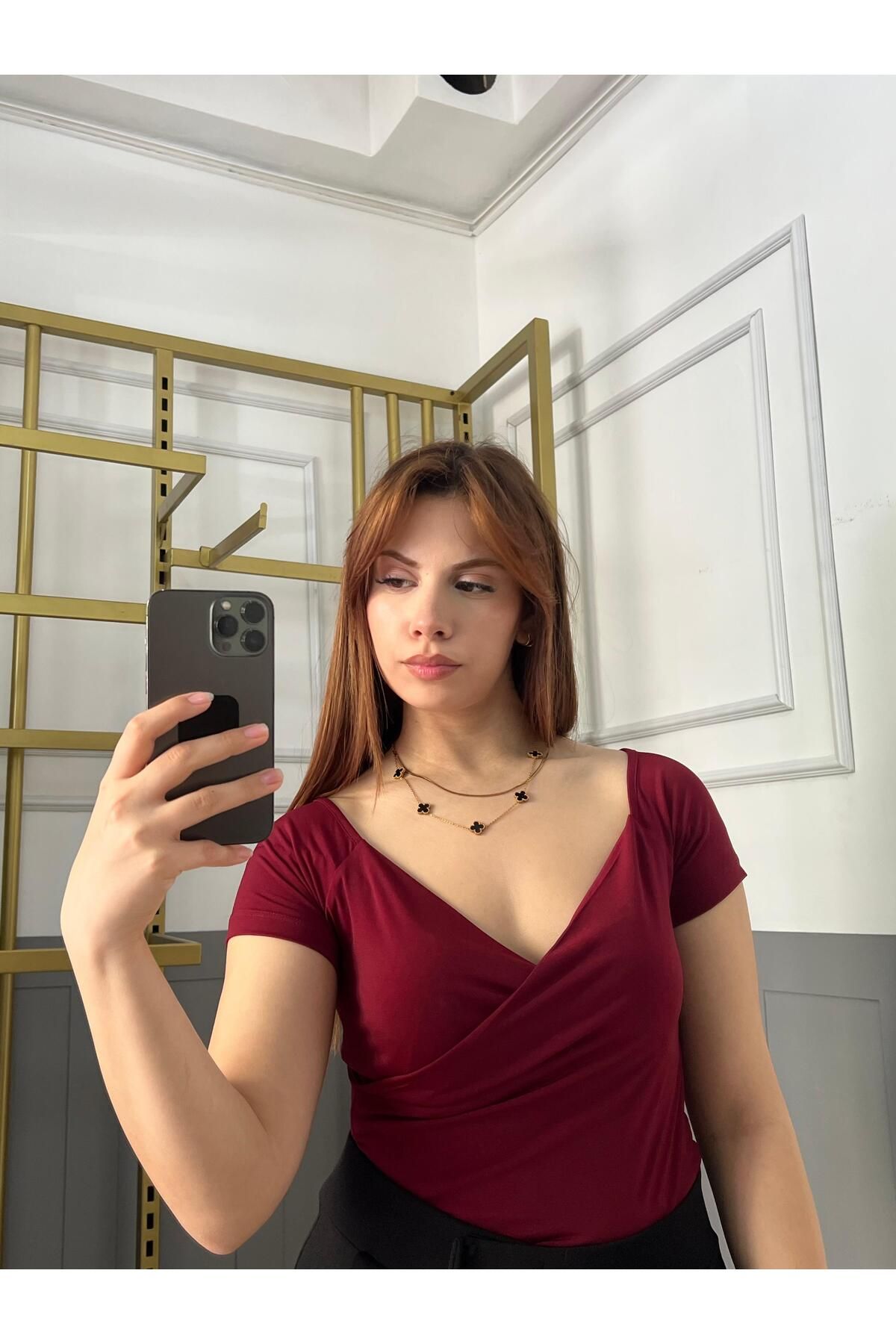 LONELY WOLF Kadın V Yaka Kısa Kollu Sandy Bluz