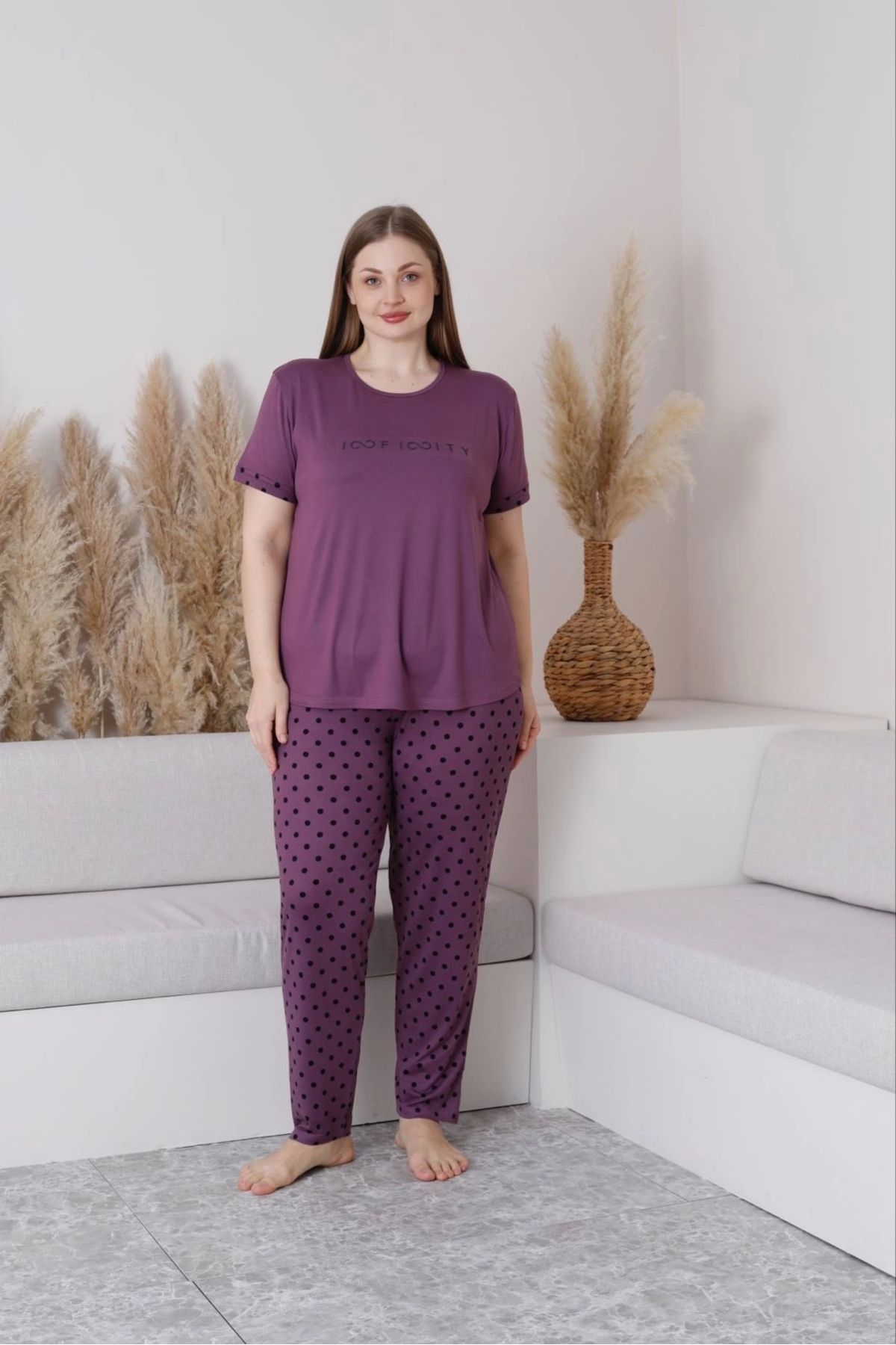Pijamoni Büyük Beden Milan Kumaş Sıfır Yaka Kısa Kollu Puantiyeli Mor Kadın Pijama Takımı-7665