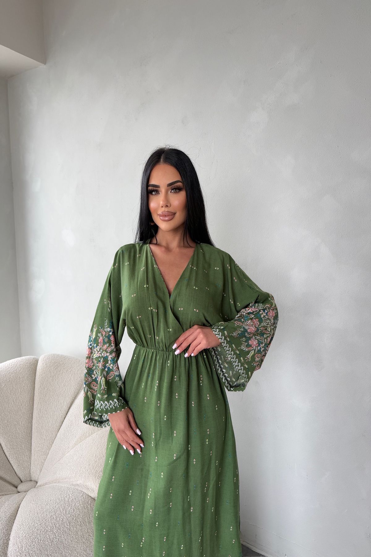 kamacibutik Kruvaze Yaka Çiçek Desenli Viskon Kumaş Elbise