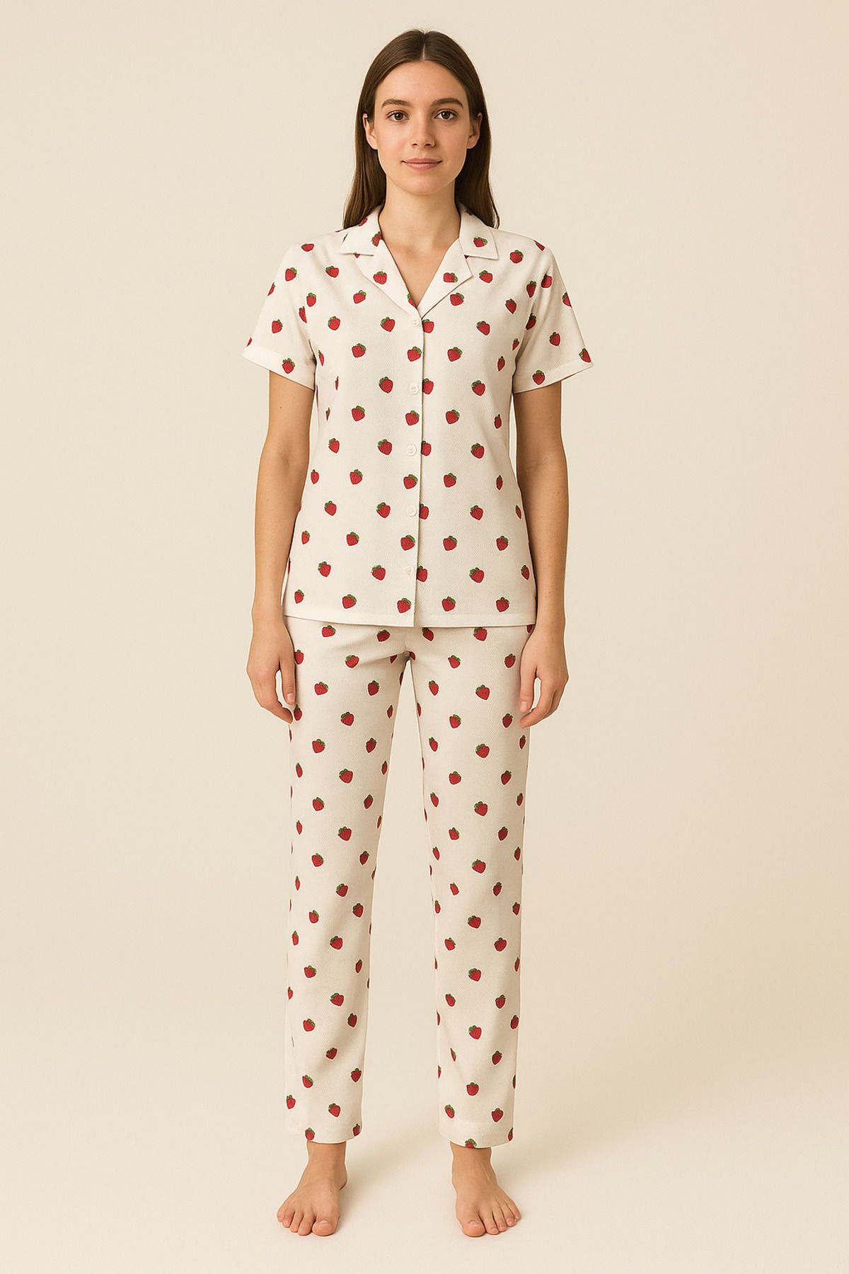 IŞILAY HOMEWEAR Premium Milan Kumaş Çilekli Kadın Kısa Kol Pijama Takımı