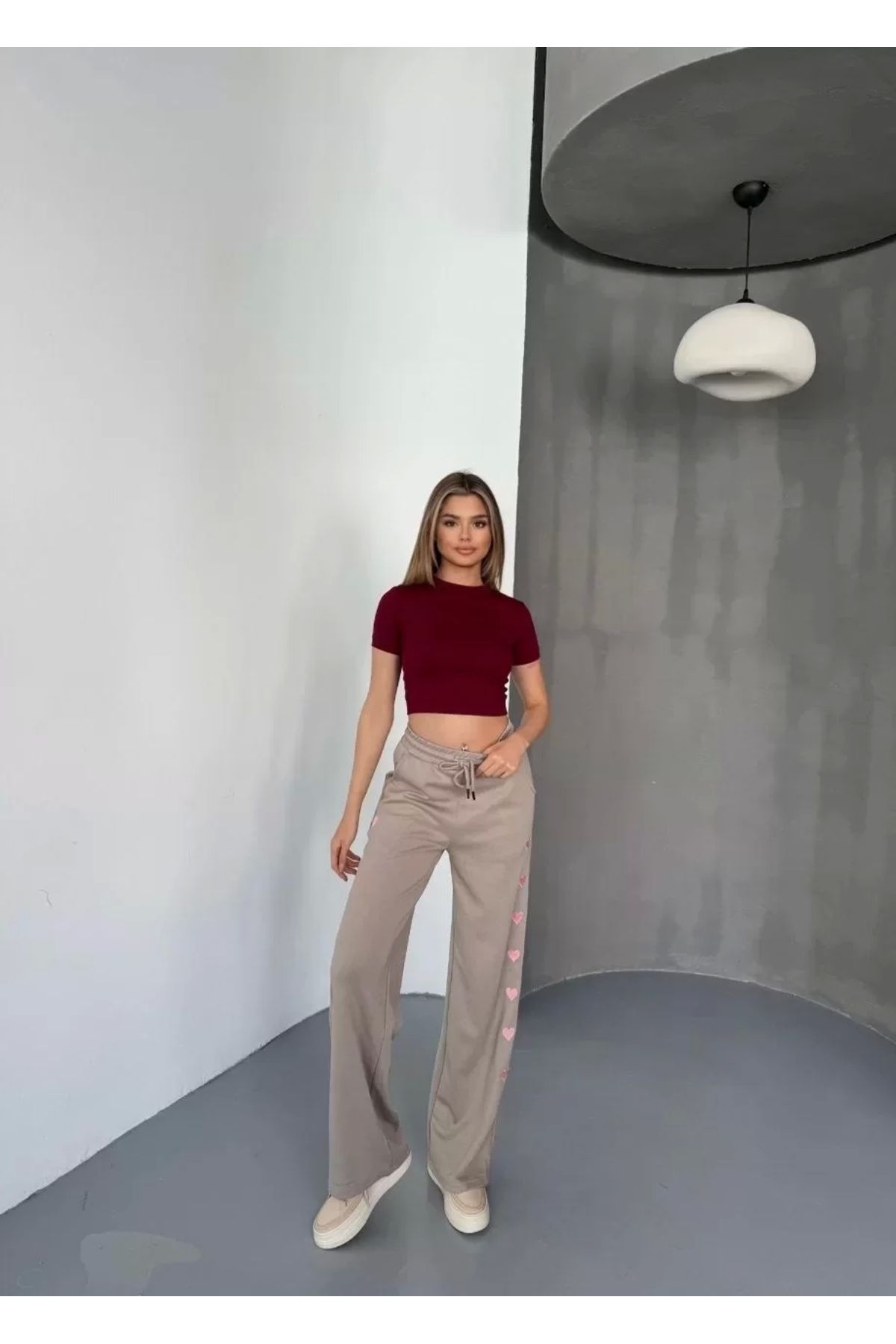 AE Stil Osy Modal Yumuşak Dokulu Kumaş Nakış işlemeli Rahat Bol Paça Eşofman Pantalon - Bej