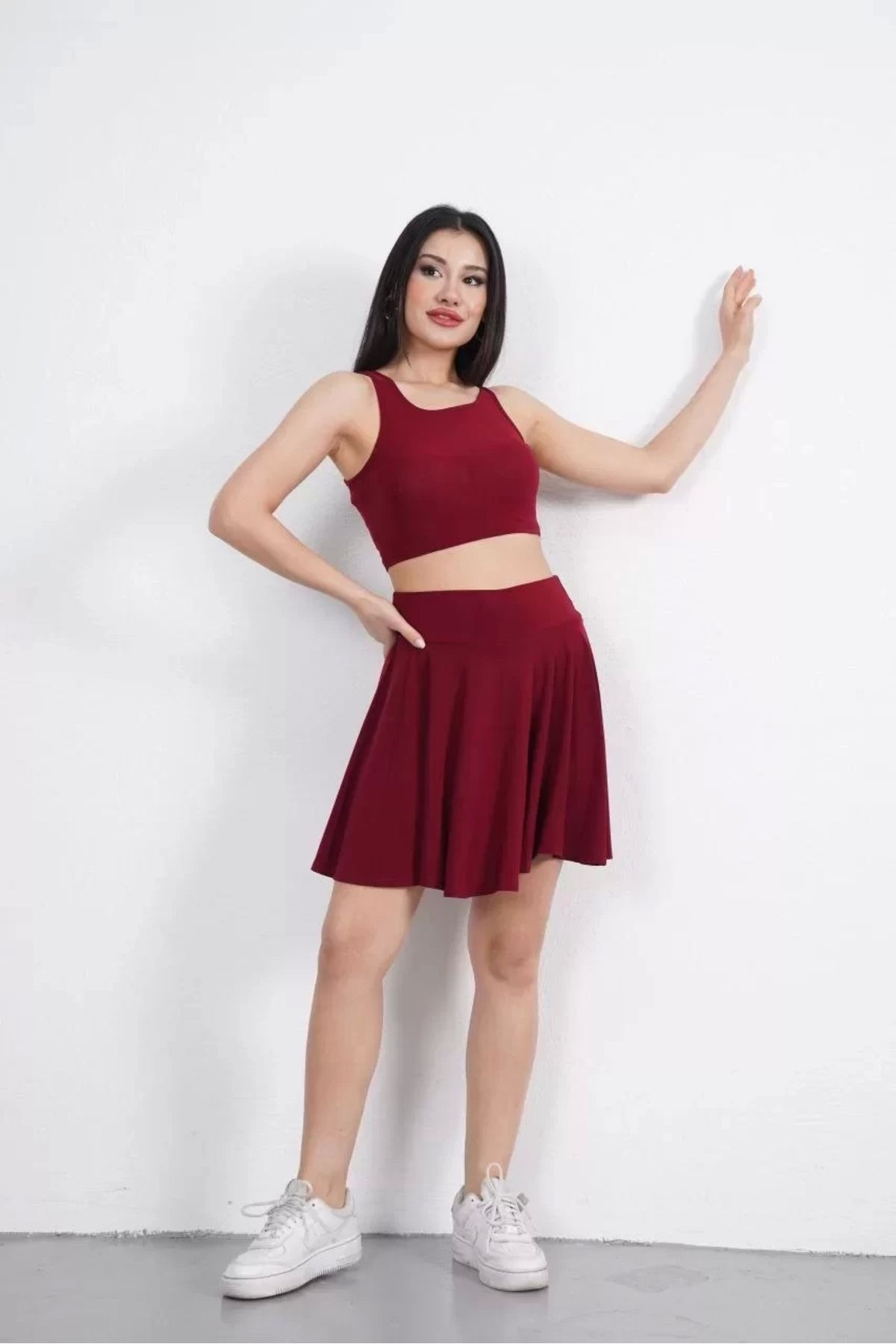AE Stil Sendy Kumaş Bisiklet Yaka Crop Şortlu Etek ikili Takım - Bordo