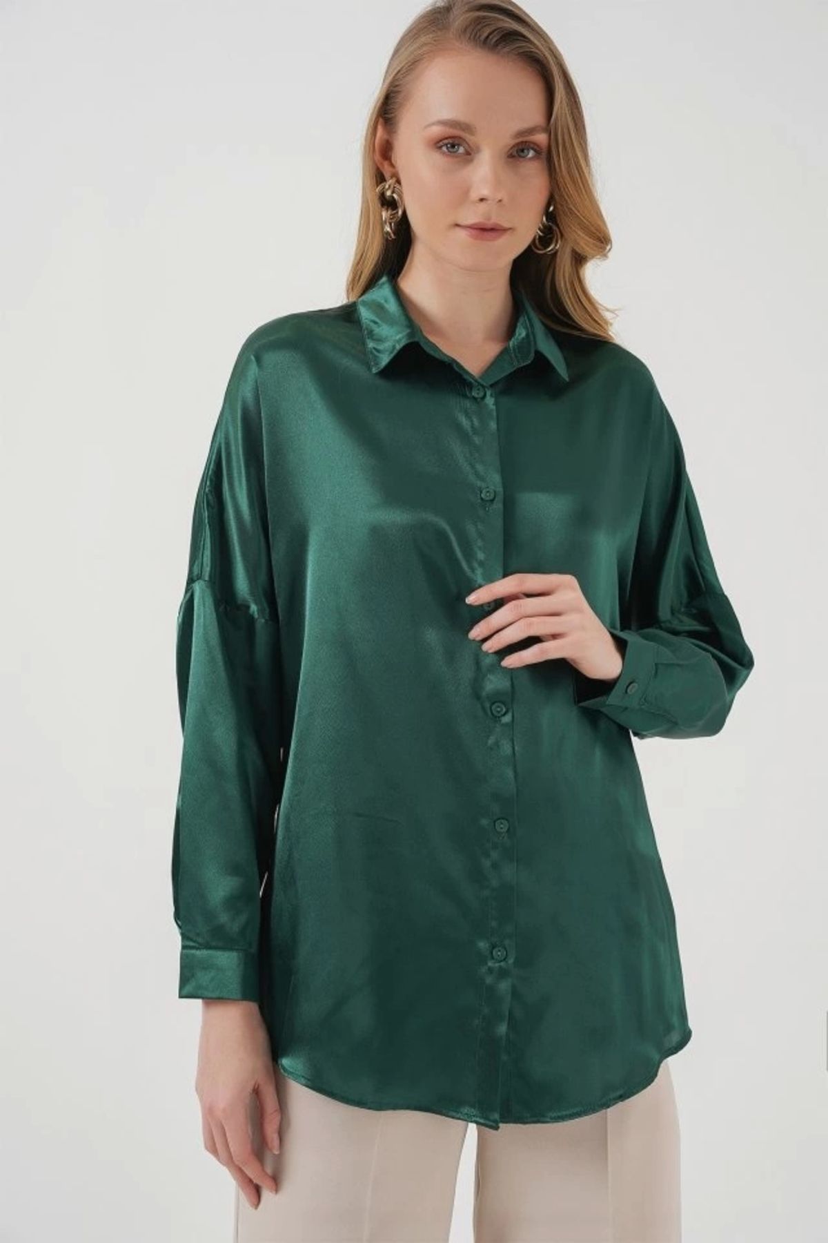 Kaplan 3985 Oversize Saten Gömlek - Zümrüt Yeşili