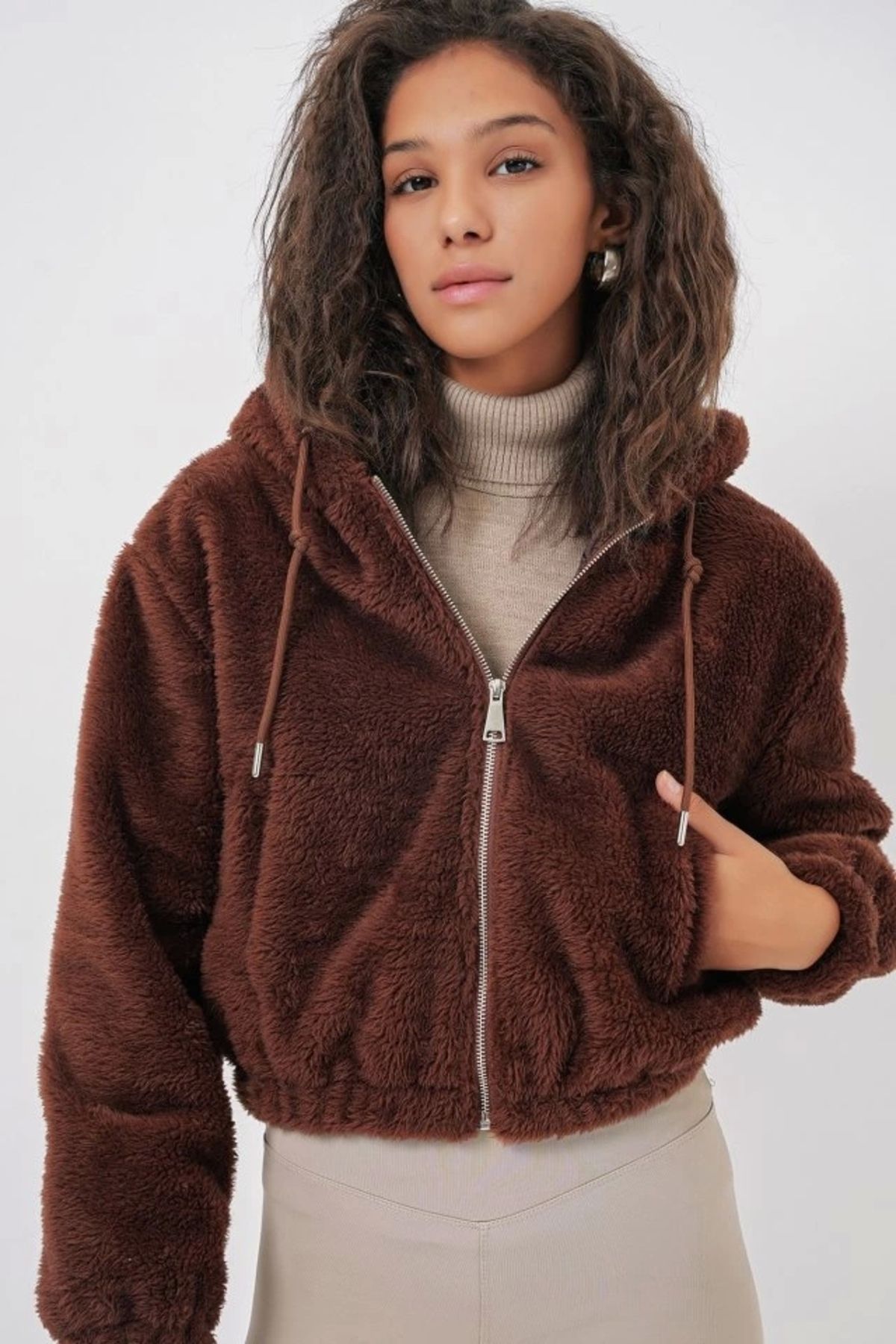 Kaplan 5193 Kapüşonlu Peluş Crop Ceket - Kahverengi