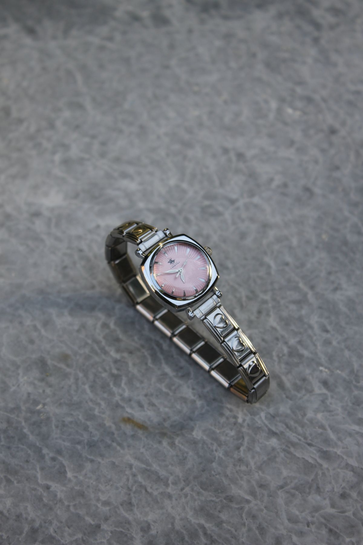 SHINELUC Çelik Silver Kalpli Nomi Charm Pembe Kadın Saat