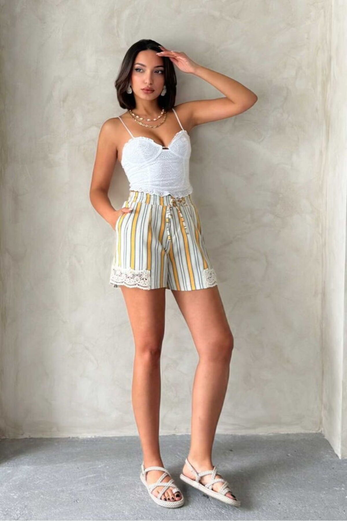 Castivo Fashion Paça Dantel Detaylı Çizgili Yazlık Şort