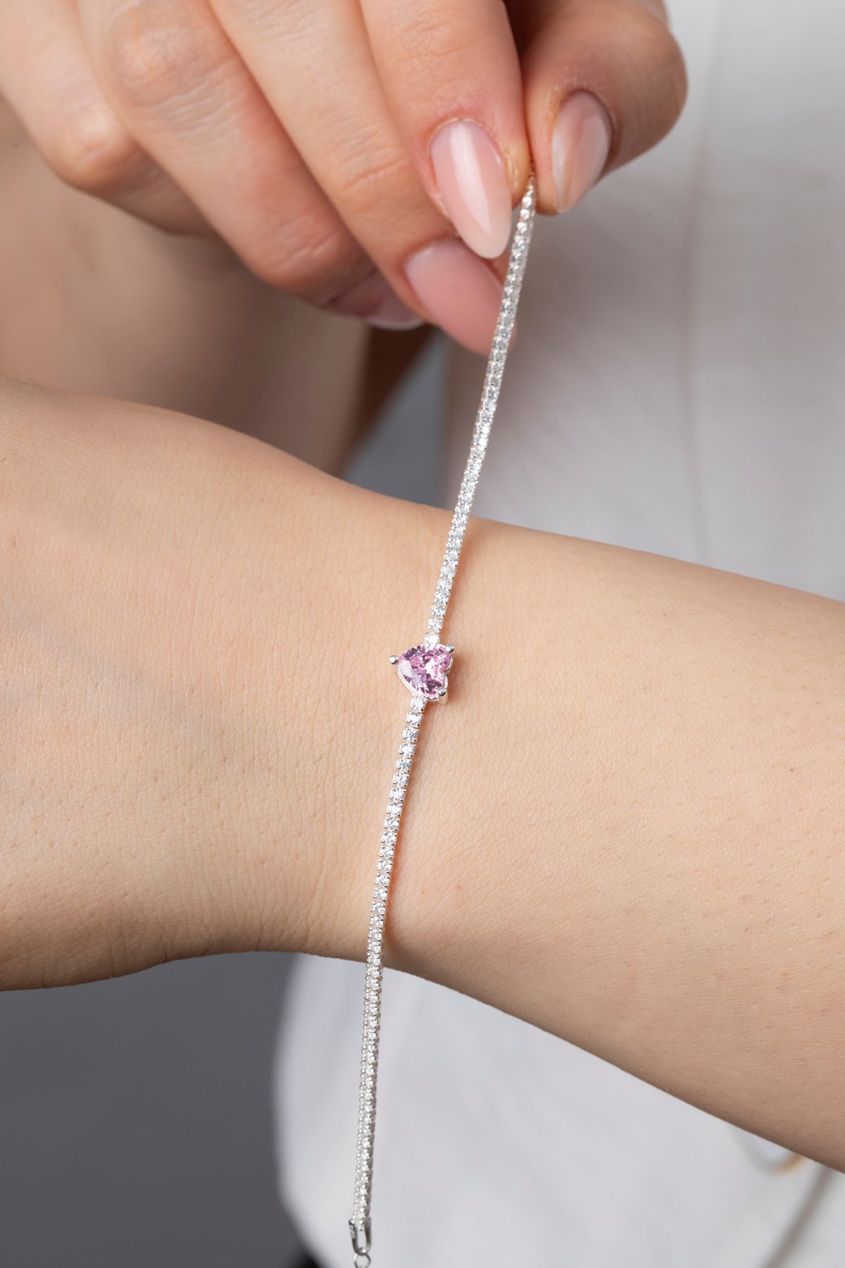 Elika Silver 925 Ayar Gümüş Pembe Taşlı Kalpli Su Yolu Bileklik