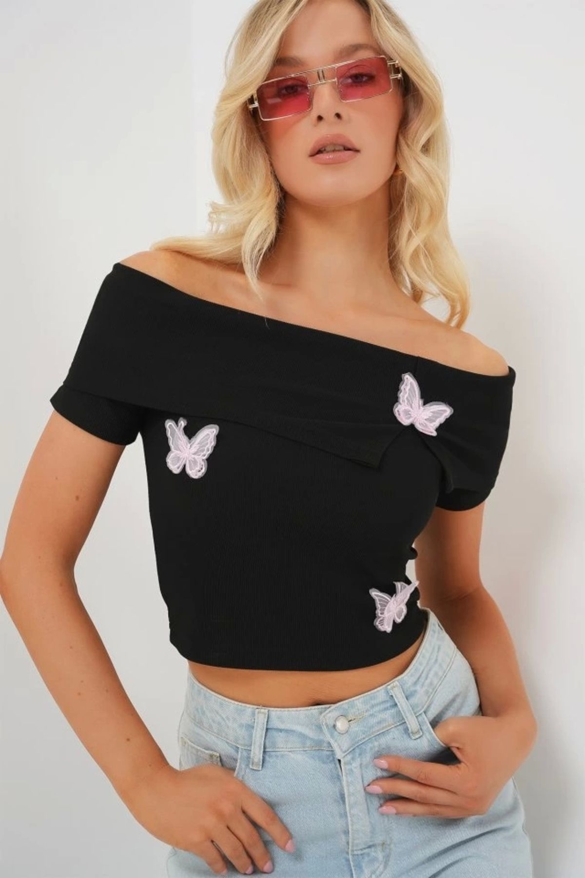 Butik Madonna Yaka Kelebek Detaylı Bluz 957 - Siyah