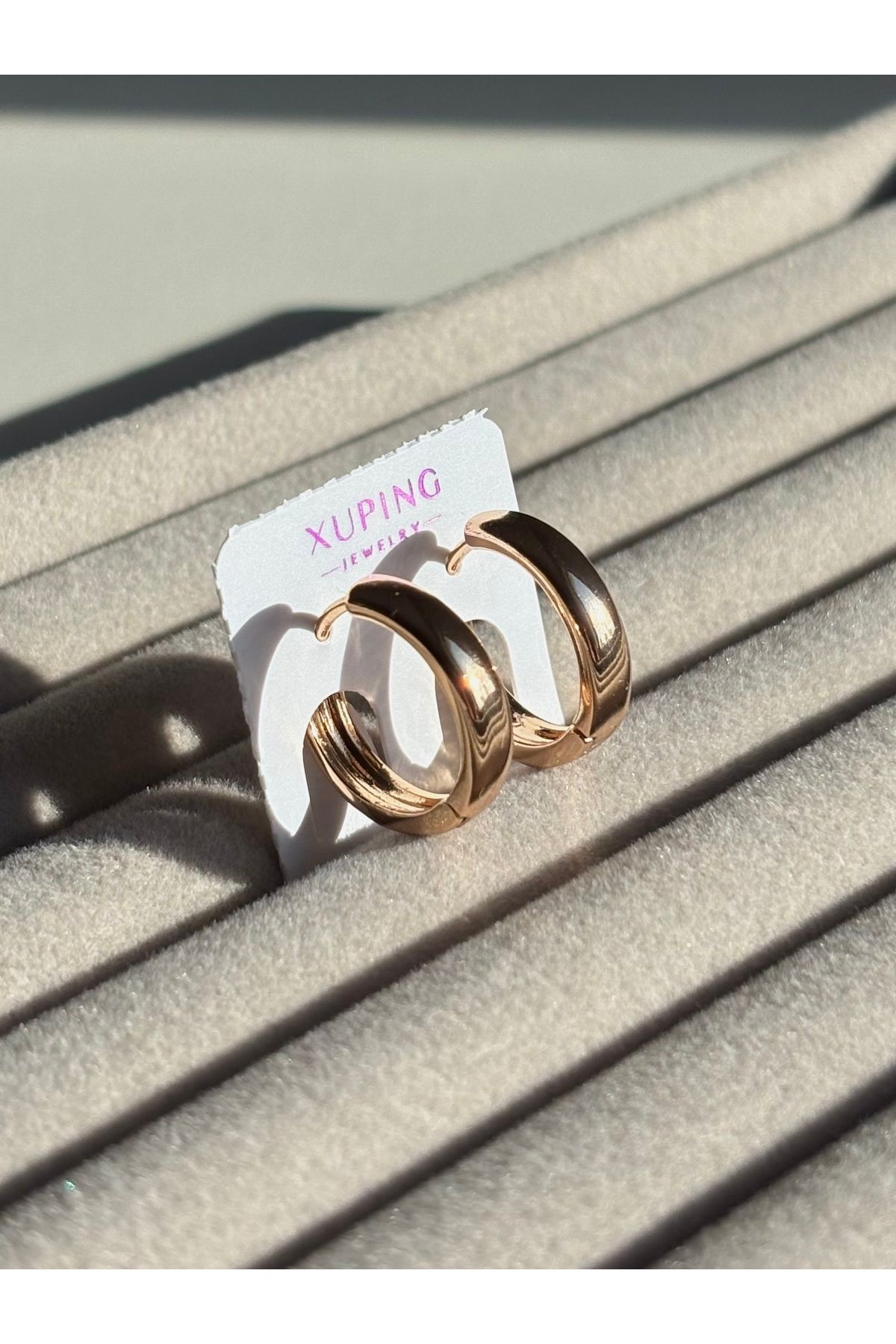 ETERNAL SUNSHINE Xuping Çelik Küpe Core Rose Gold Kadın Küpe & Rose Renk Düz Parlak Halka Model Eternal Sunshine