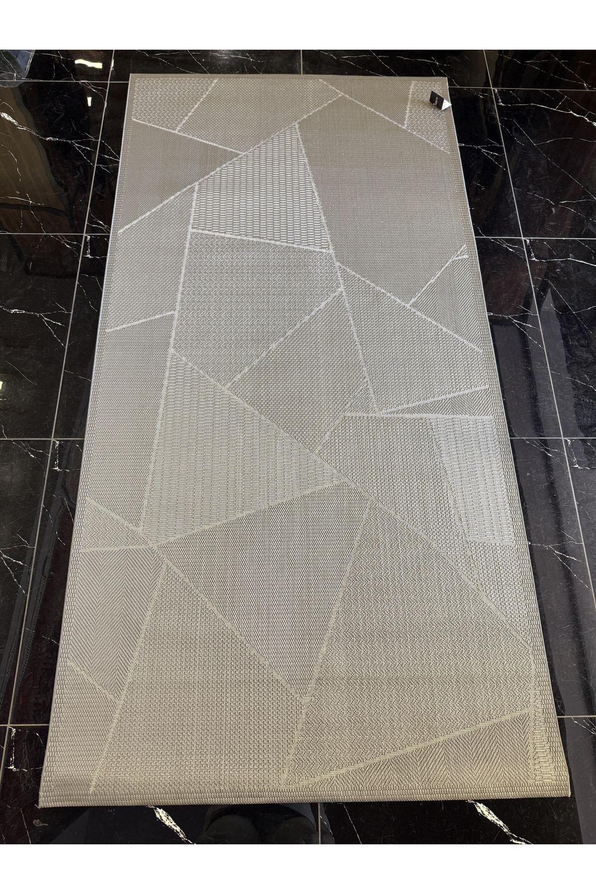 Eko Halı Eko Mono MNO LUX 01 Antrasit Hav Toz Vermez Kaymaz Tabanlı Şık Kilim