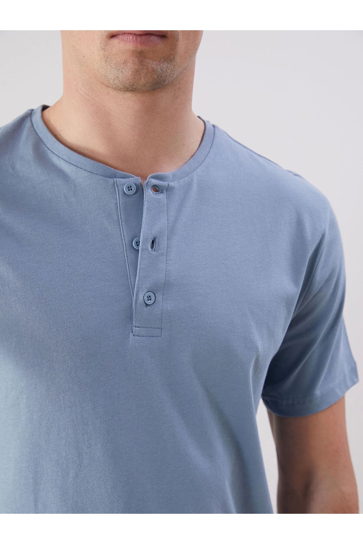 LC Waikiki-Σετ πιτζάμες μπλε Standard Fit με ανδρικό σορτς 3