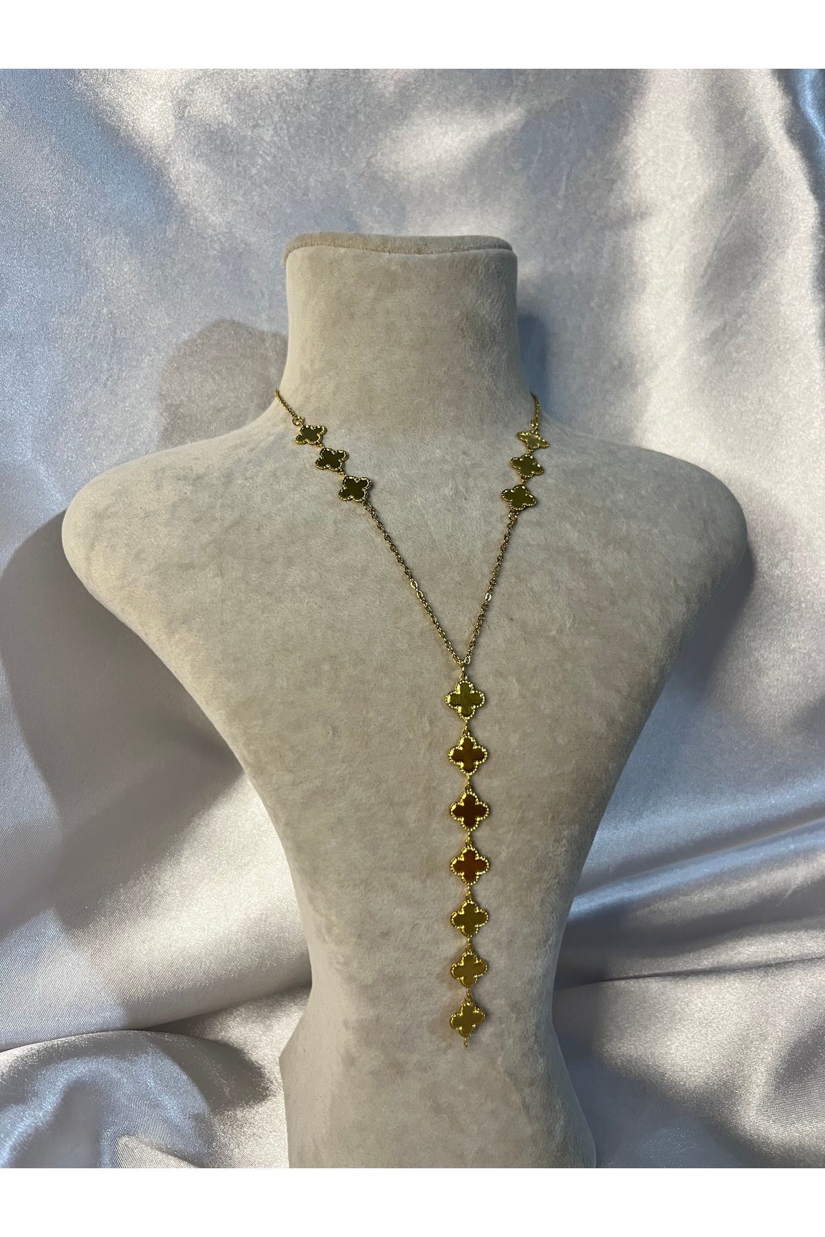 Fam&Co Jewelry Altın Renk Yonca Detaylı Zarif Y Kolye – Şık ve Minimal Takı